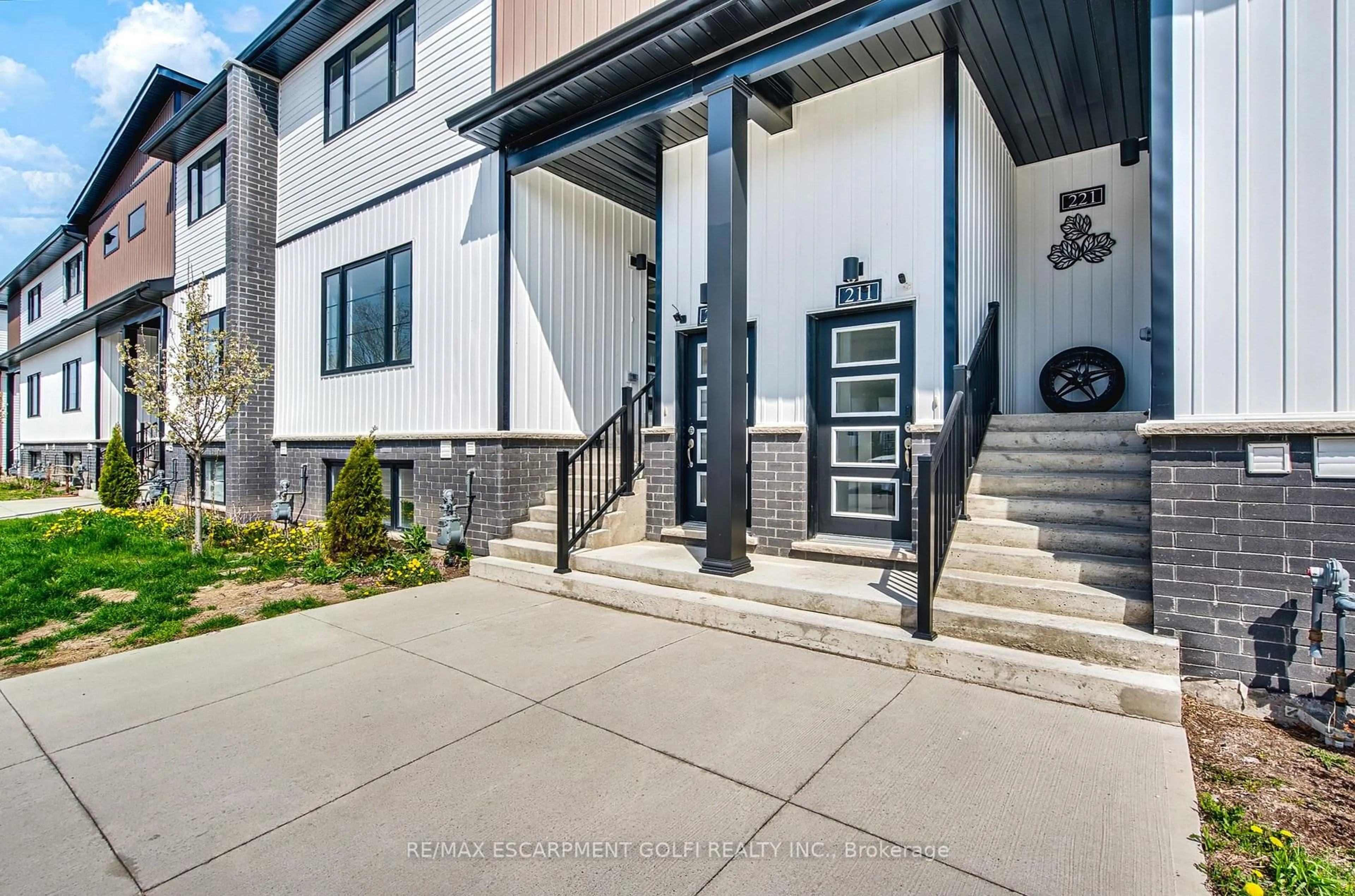 Unknown for 4263 FOURTH Ave #212, Niagara Falls Ontario L6P 1H8