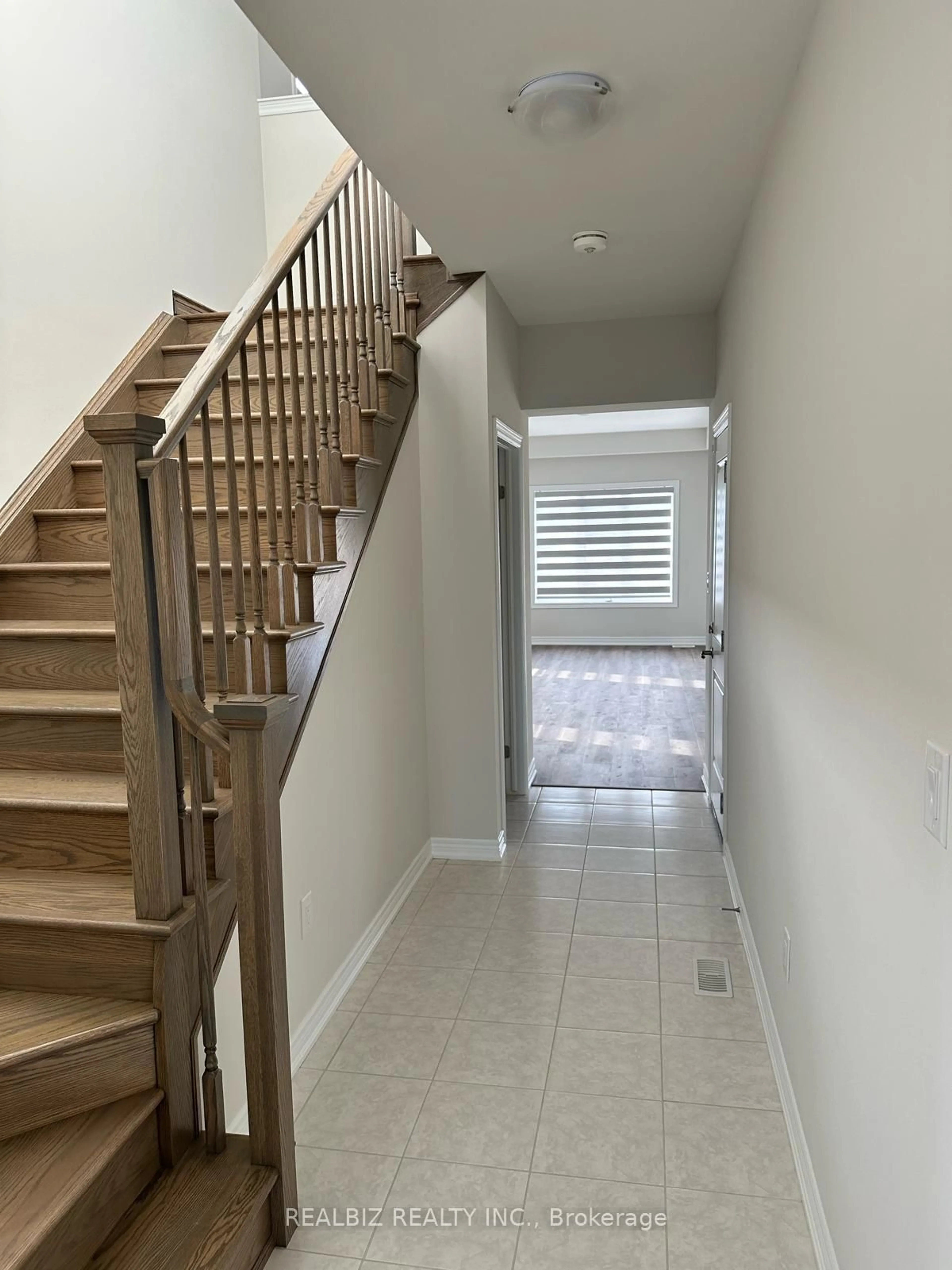 Unknown for 210 Sunflower Pl, Welland Ontario L3B 5N8