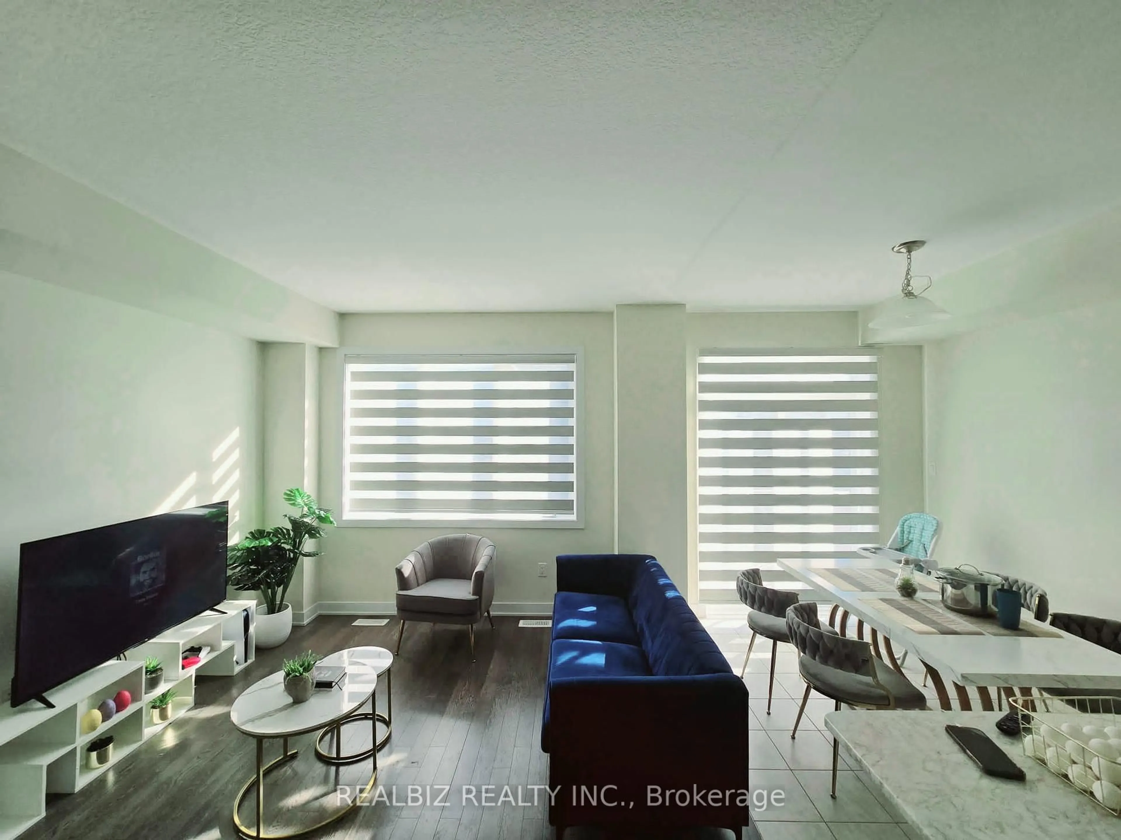 Living room with furniture, unknown for 35 Rowlock St, Welland Ontario L3B 0M7