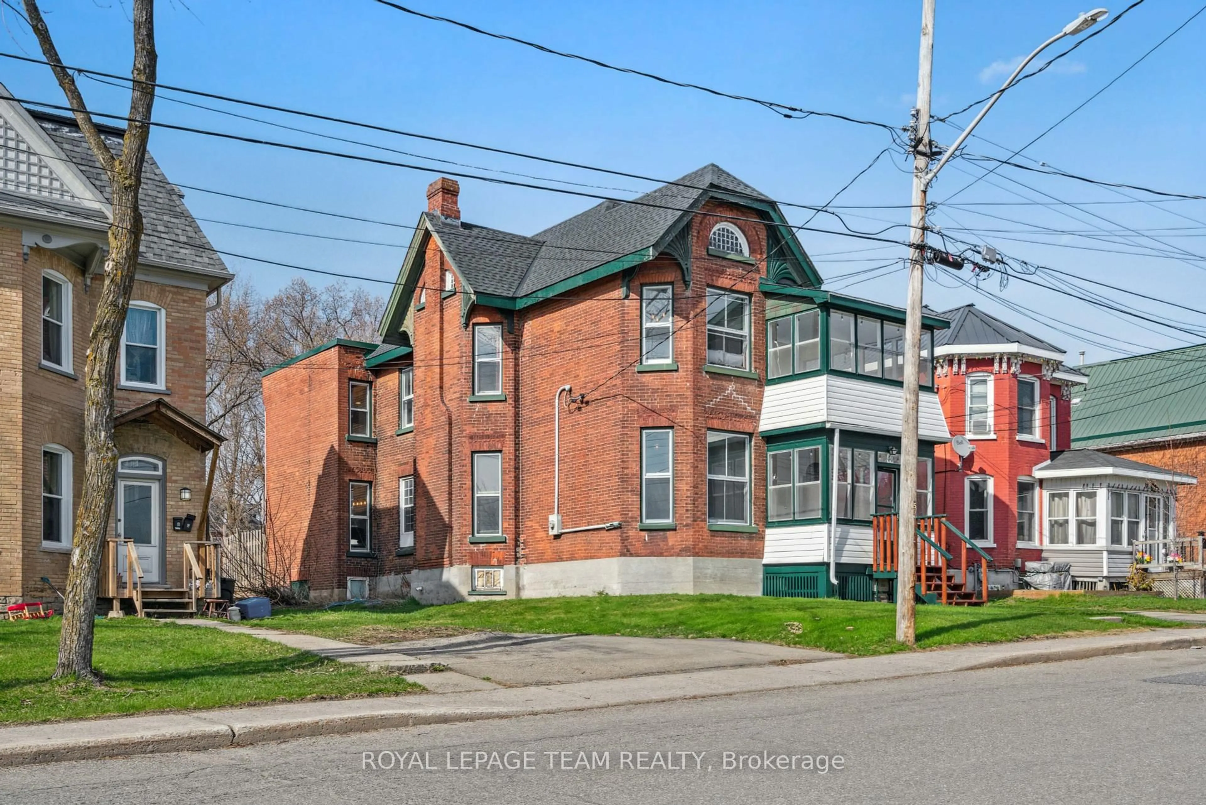 Home with brick exterior material, street for 40 Church St, Smiths Falls Ontario K7A 1P7