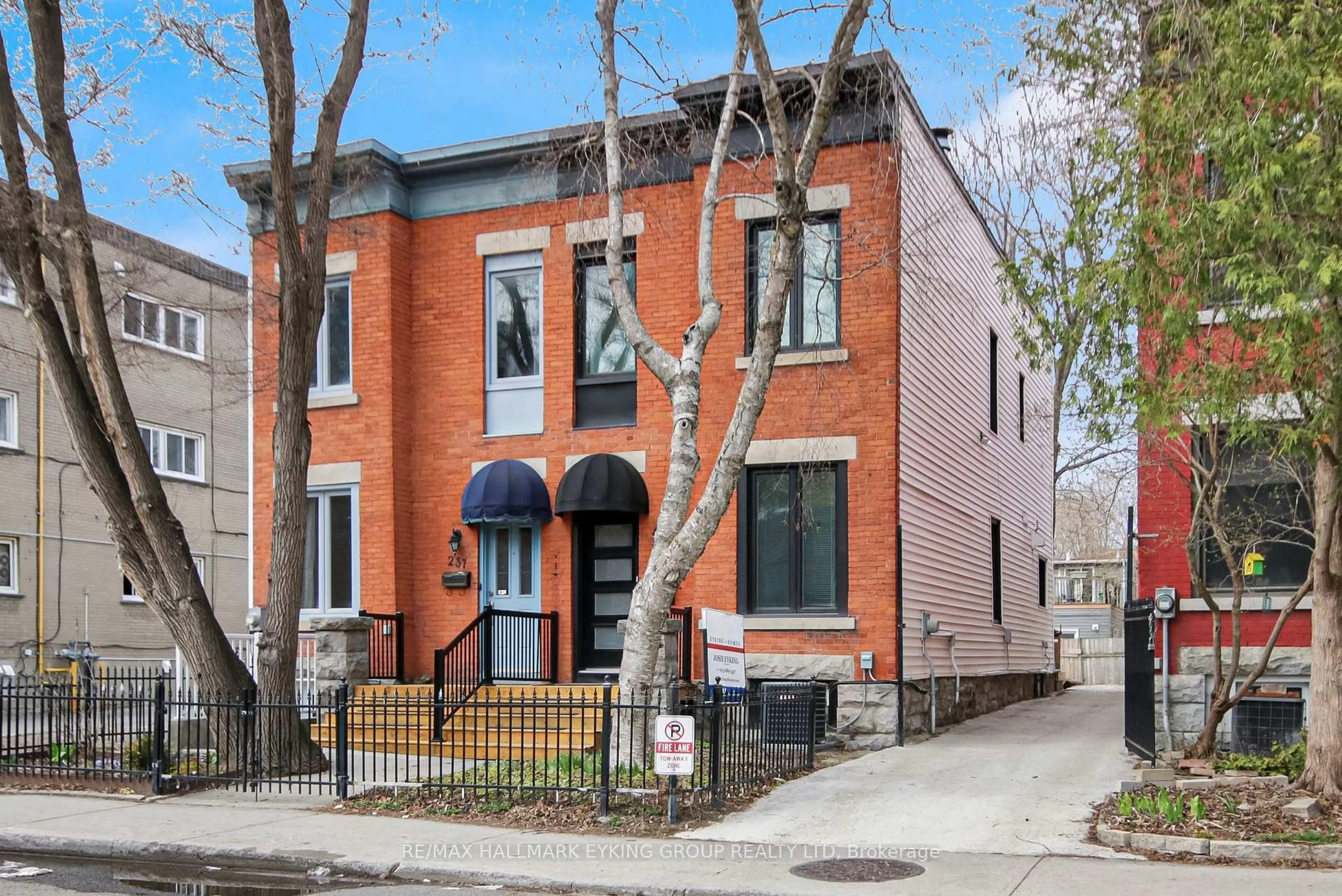Home with brick exterior material, street for 239 York St, Ottawa Ontario K1N 5T9