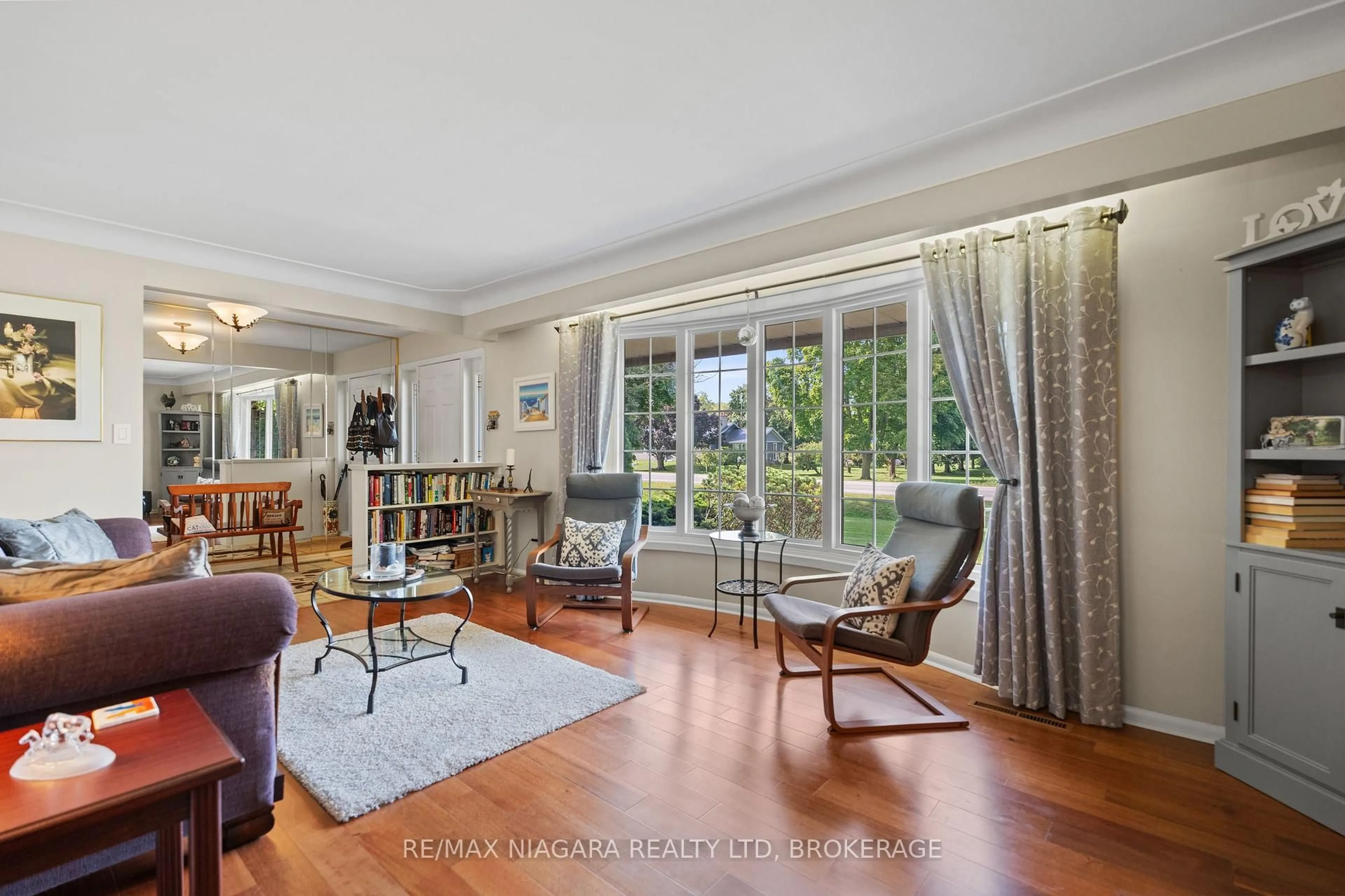 Living room with furniture, unknown for 2270 Seventh Louth St, St. Catharines Ontario L2R 6P7