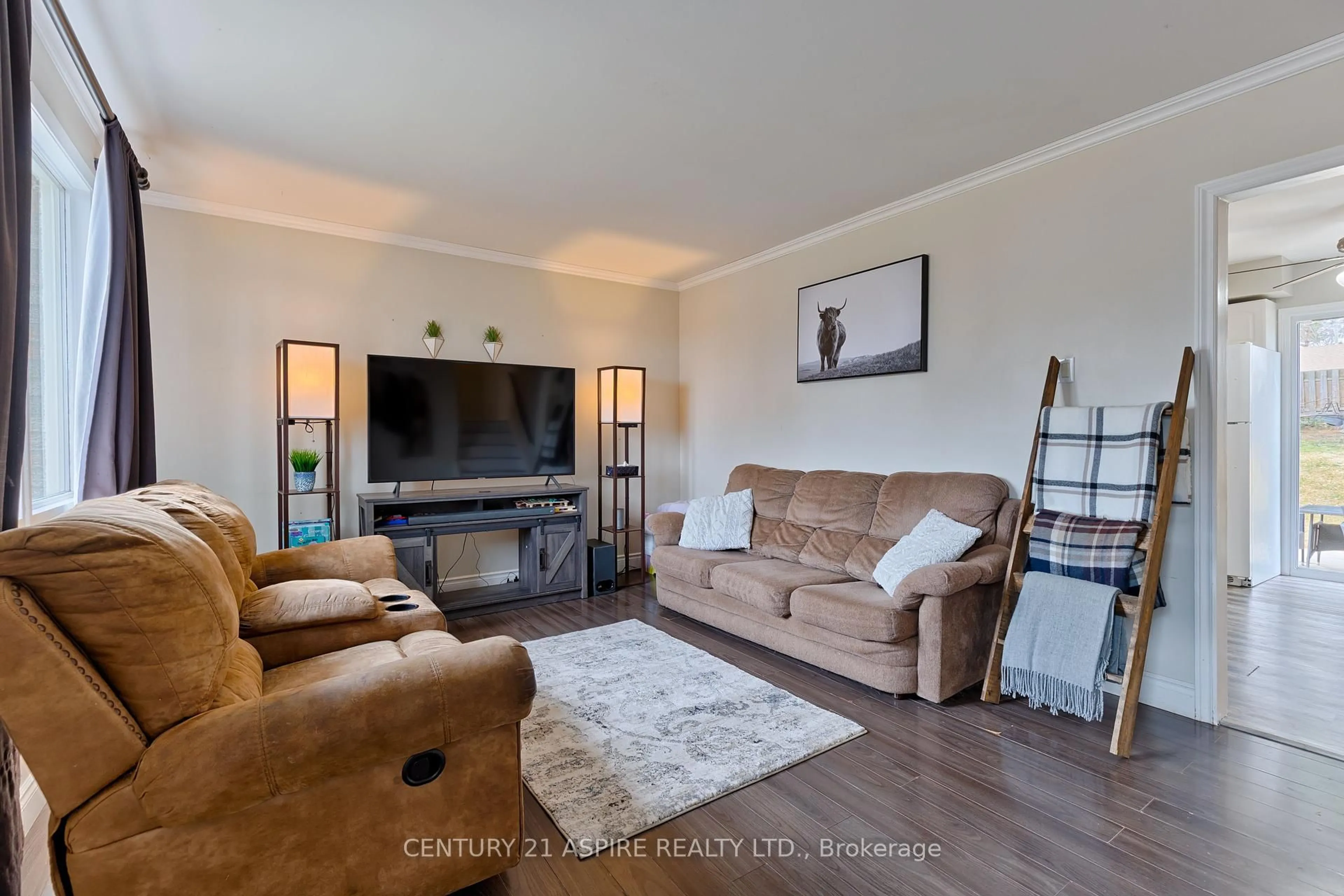 Living room with furniture, unknown for 83 Hemlock St, Petawawa Ontario K8H 3C3