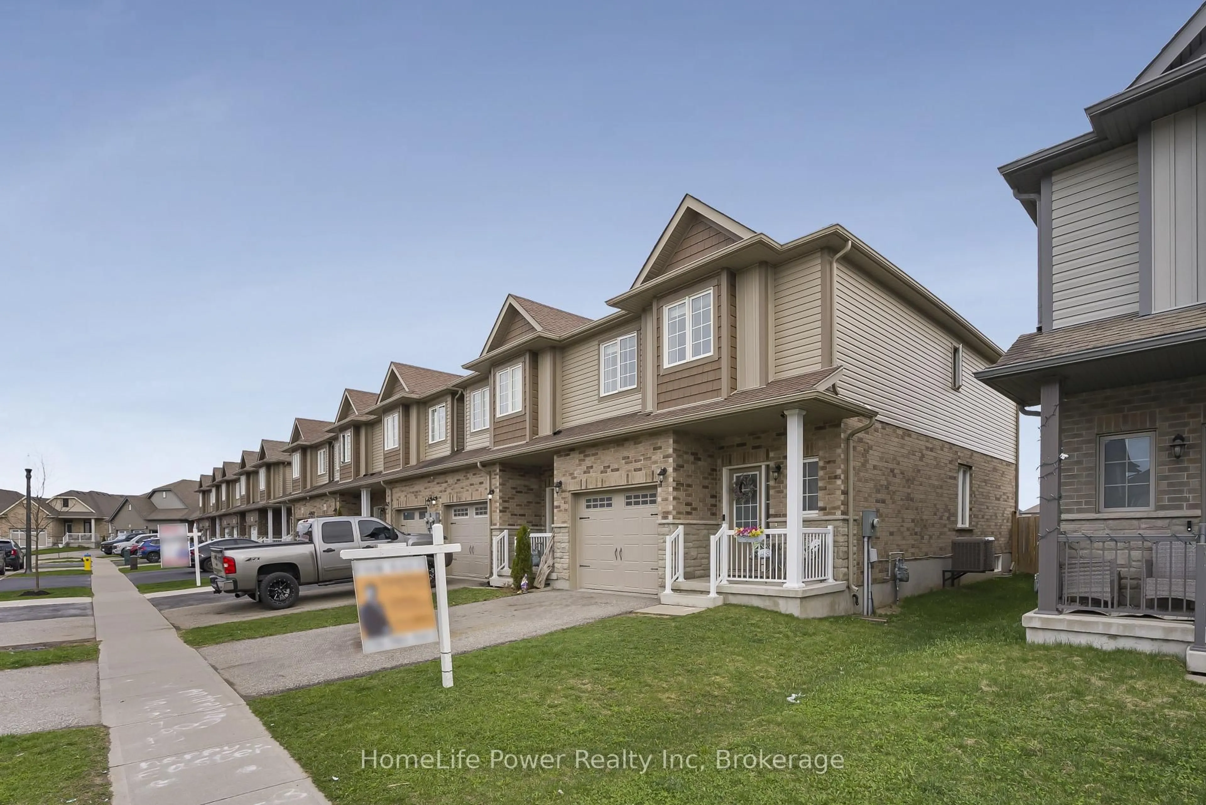 A pic from outside/outdoor area/front of a property/back of a property/a pic from drone, street for 1458 CAEN Ave, Woodstock Ontario N4T 0J7