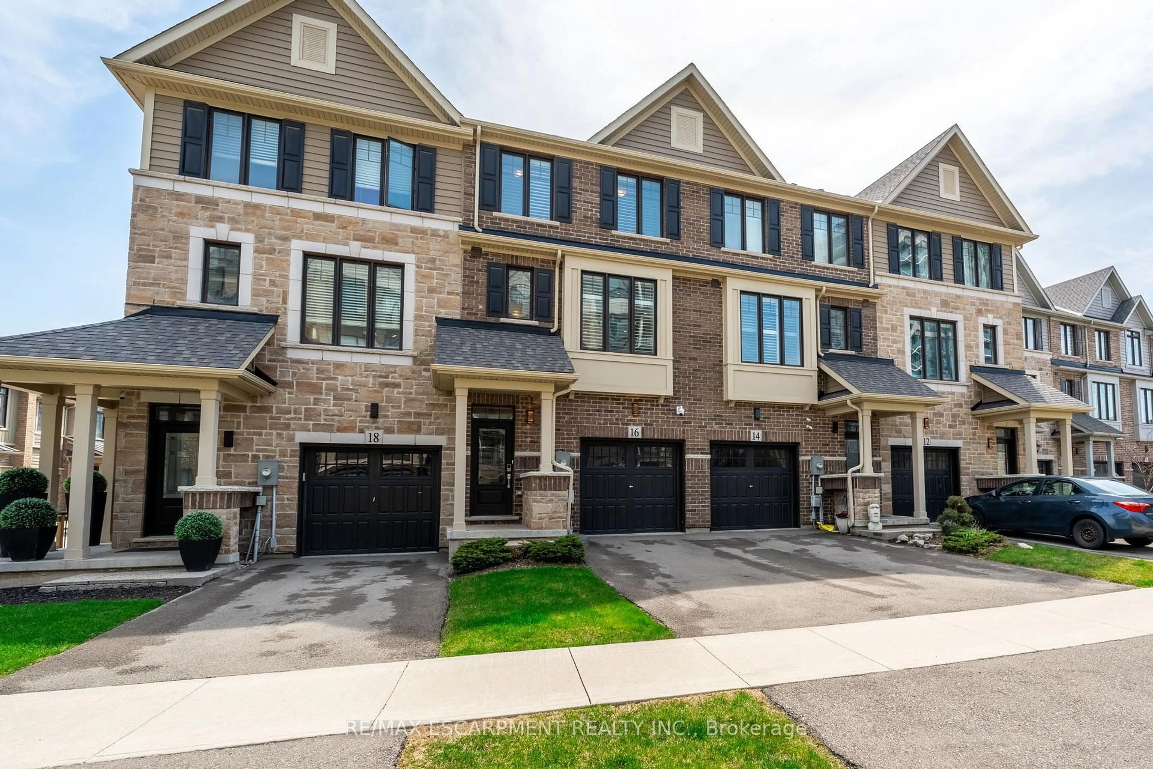 Home with brick exterior material, street for 16 Place Polonaise Dr, Grimsby Ontario L3M 0H3