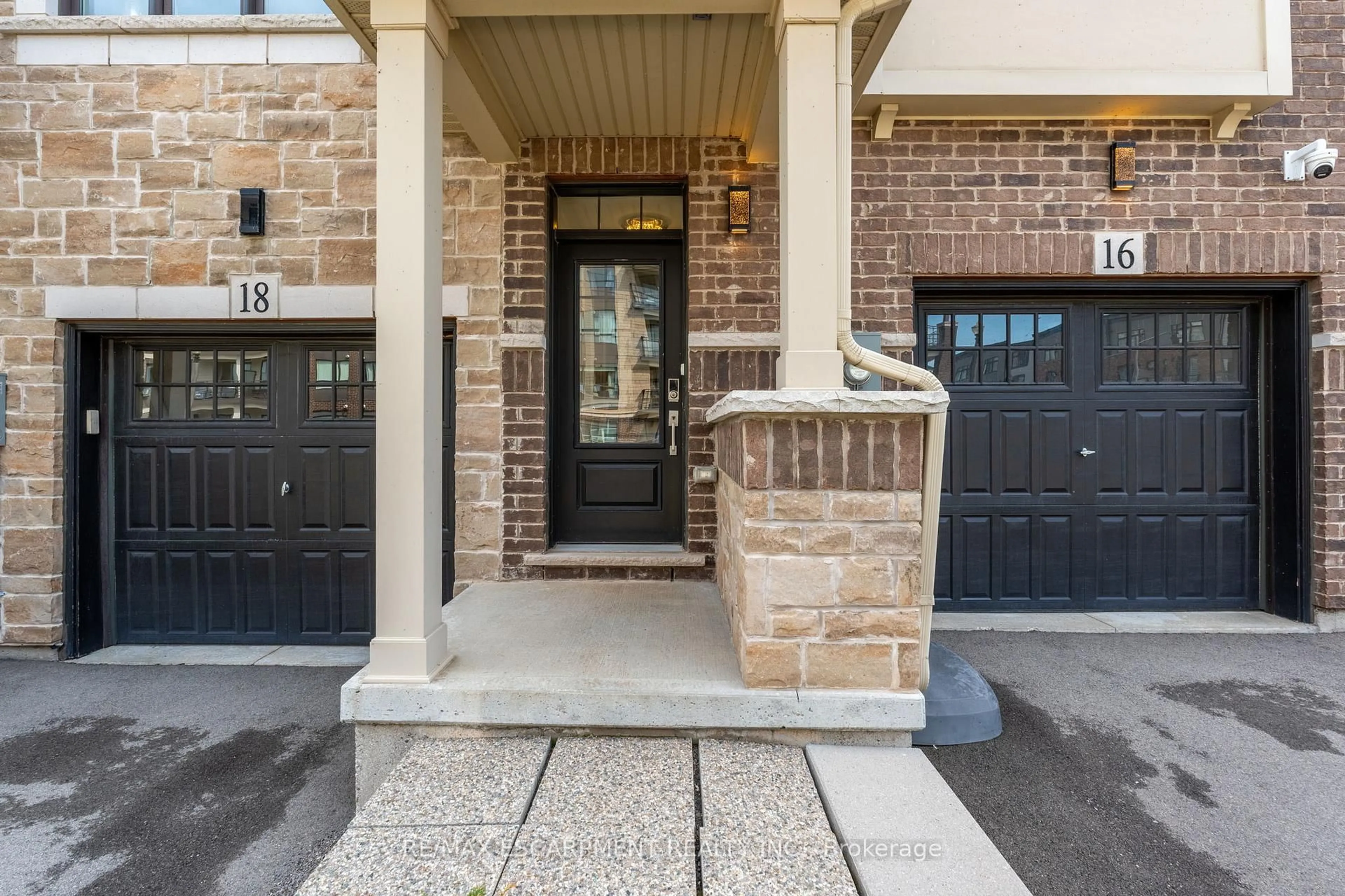 Unknown for 16 Place Polonaise Dr, Grimsby Ontario L3M 0H3