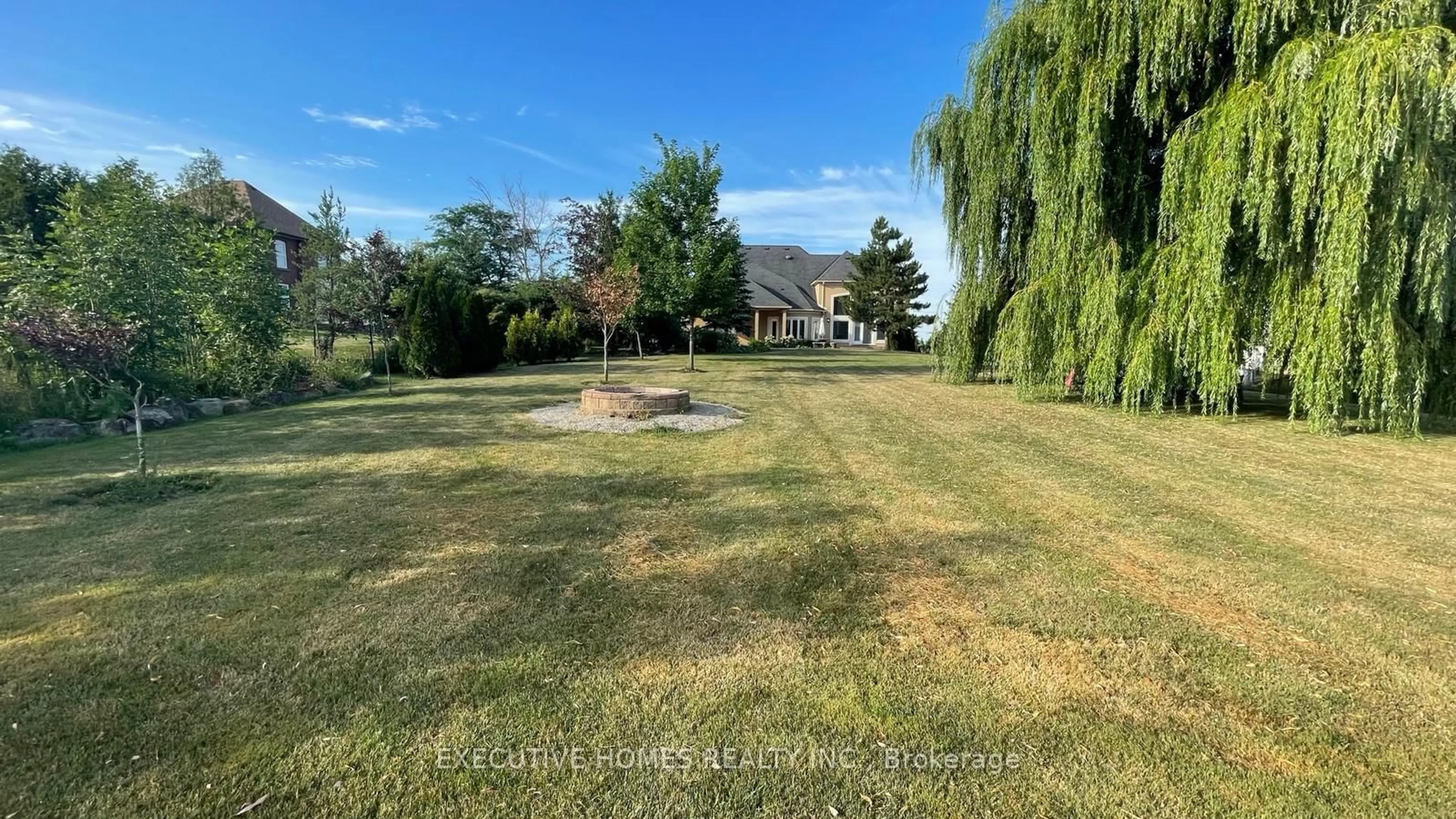 A pic from outside/outdoor area/front of a property/back of a property/a pic from drone, water/lake/river/ocean view for 769 Mud St, Hamilton Ontario L8J 3B9
