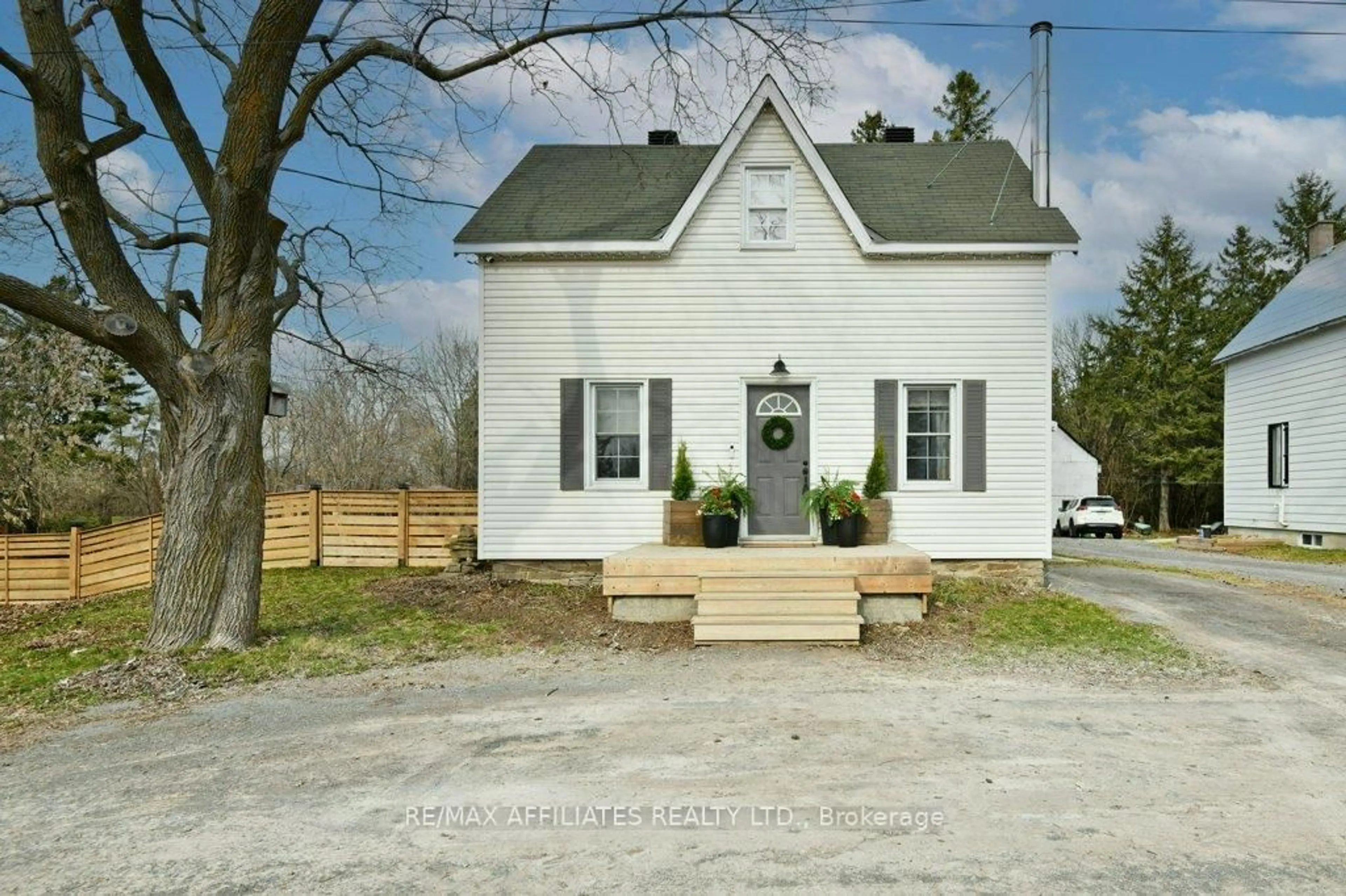 Unknown for 2001 Ashton Station Rd, Ashton Ontario K0A 1B0