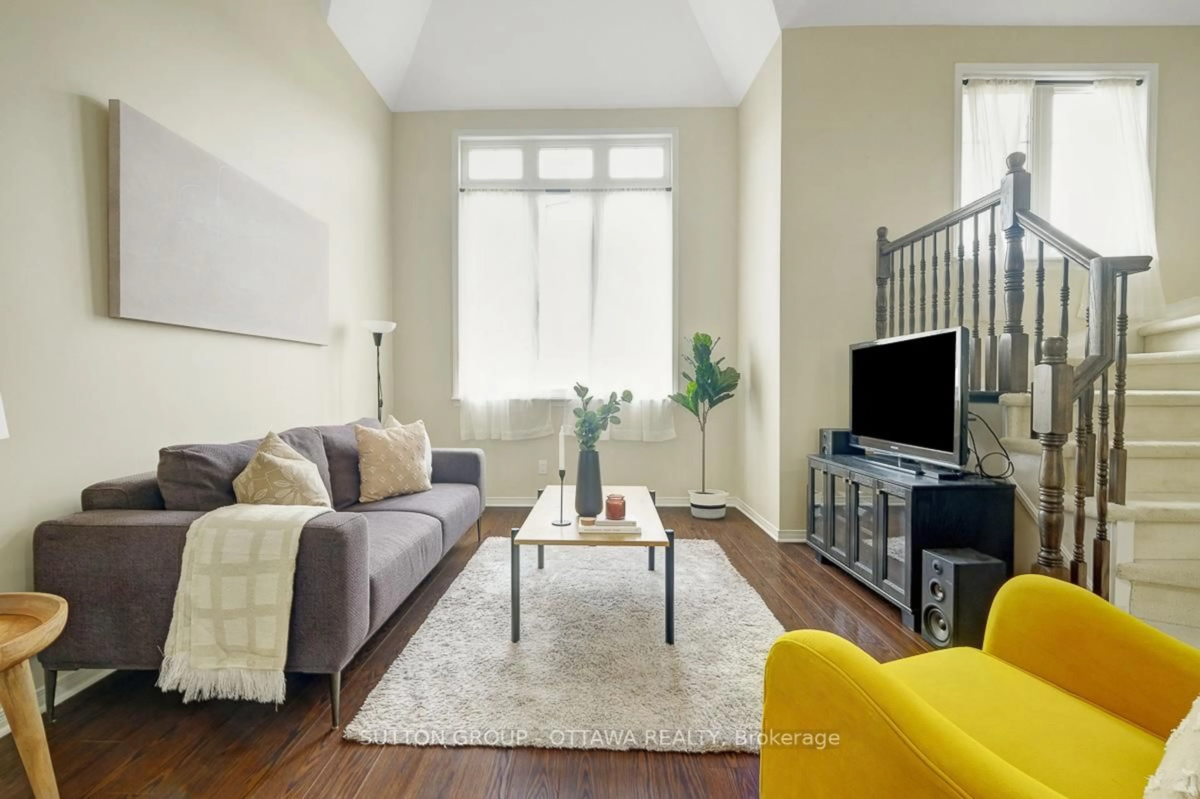 Living room with furniture, unknown for 560 Reardon N/A, Ottawa Ontario K1V 2L1