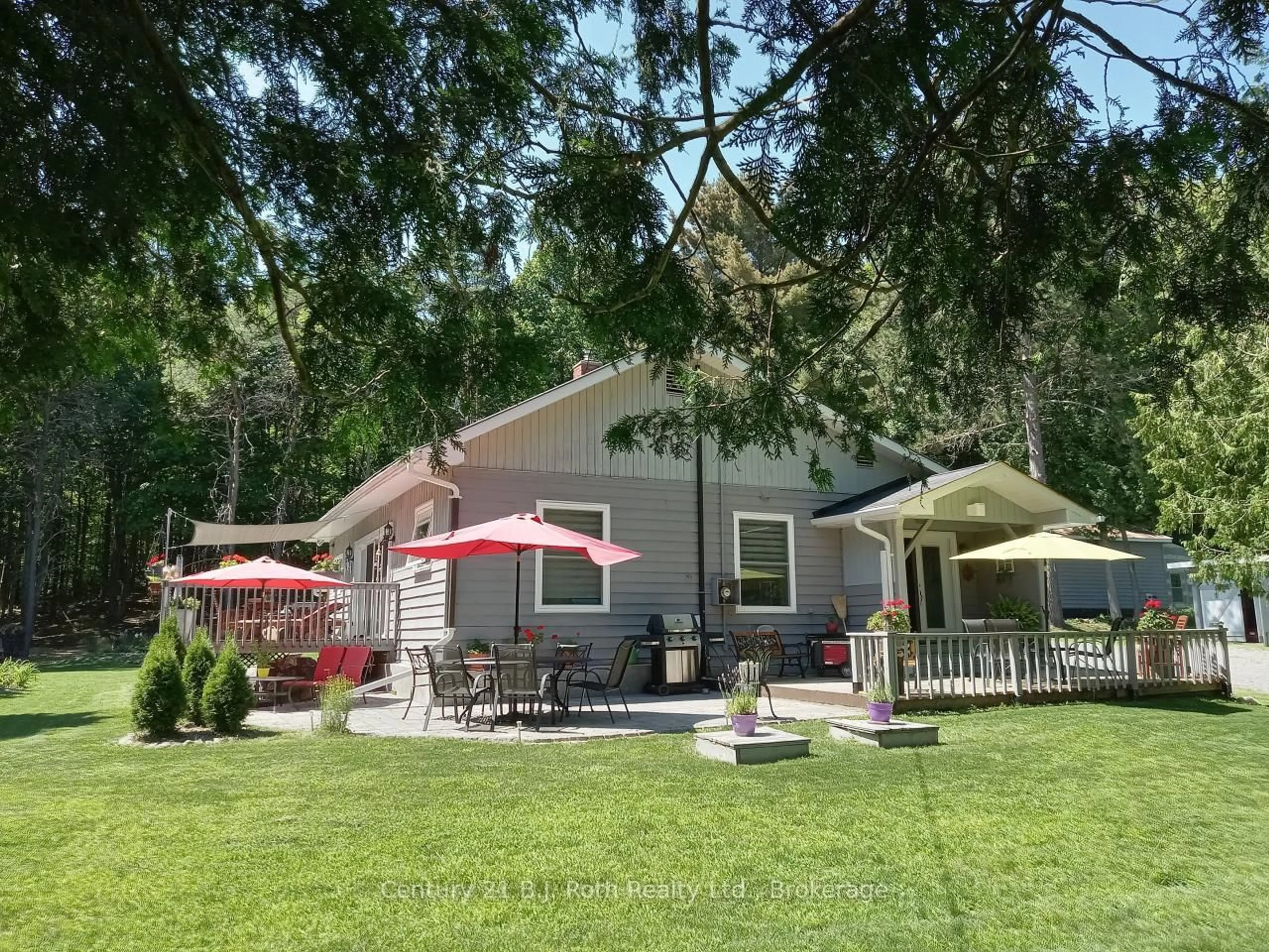 Patio, unknown for 1814 Port Cunnington Rd, Lake of Bays Ontario P0A 1A0