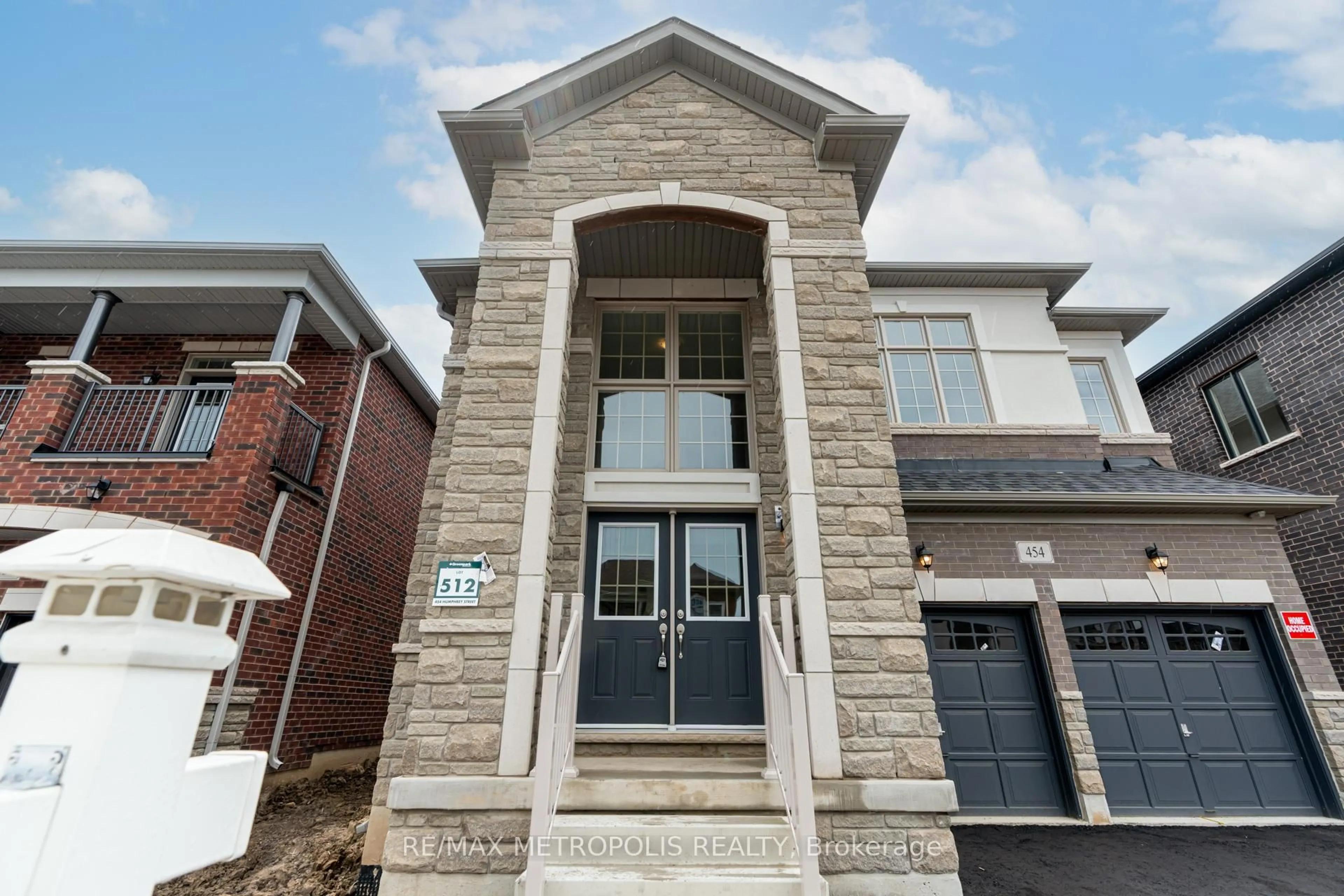 Home with brick exterior material, unknown for 454 Humphrey St, Hamilton Ontario L8B 1Z7