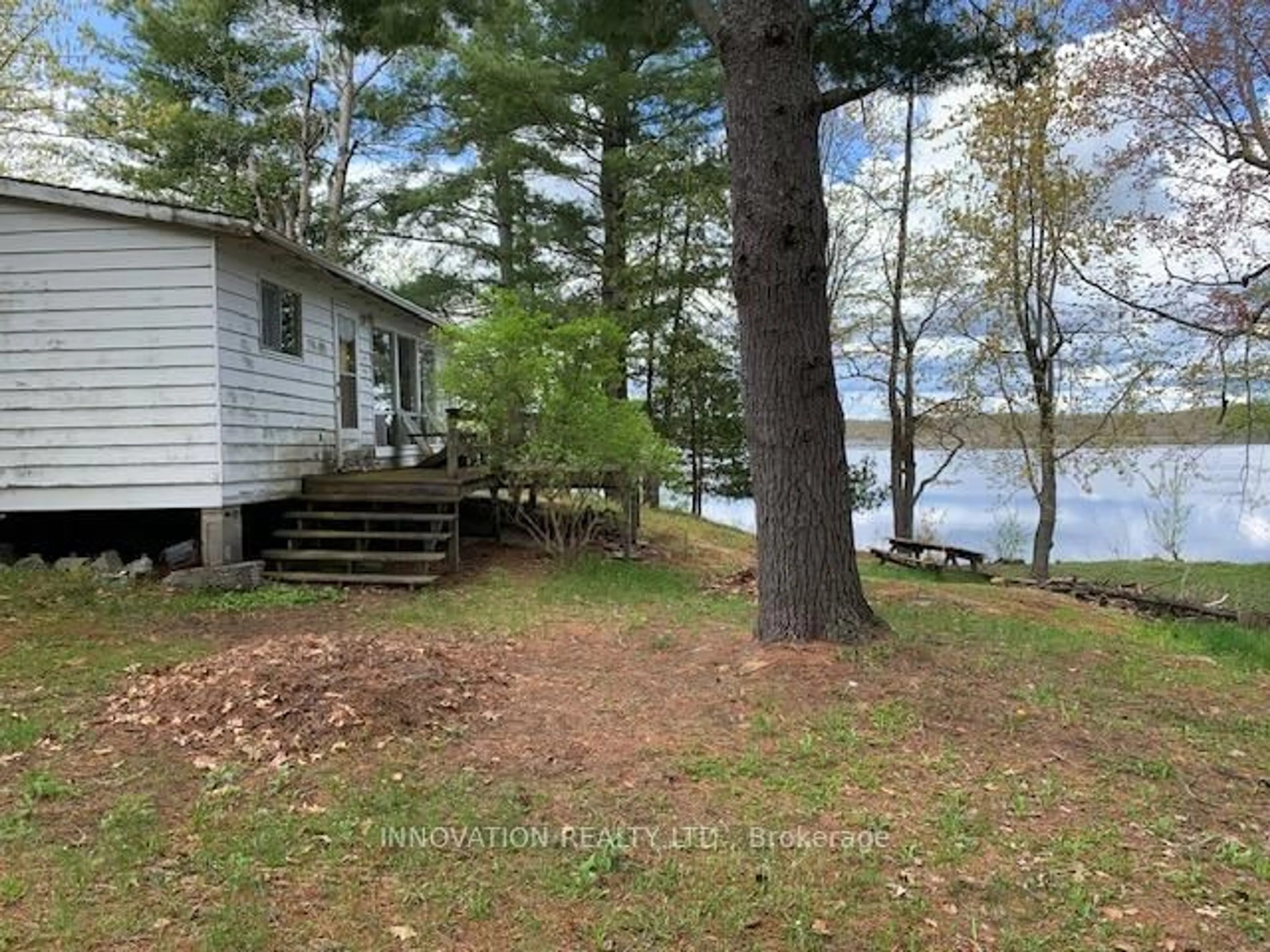 A pic from outside/outdoor area/front of a property/back of a property/a pic from drone, water/lake/river/ocean view for 122 BLUE JAY Lane, Carleton Place Ontario K7C 4L3