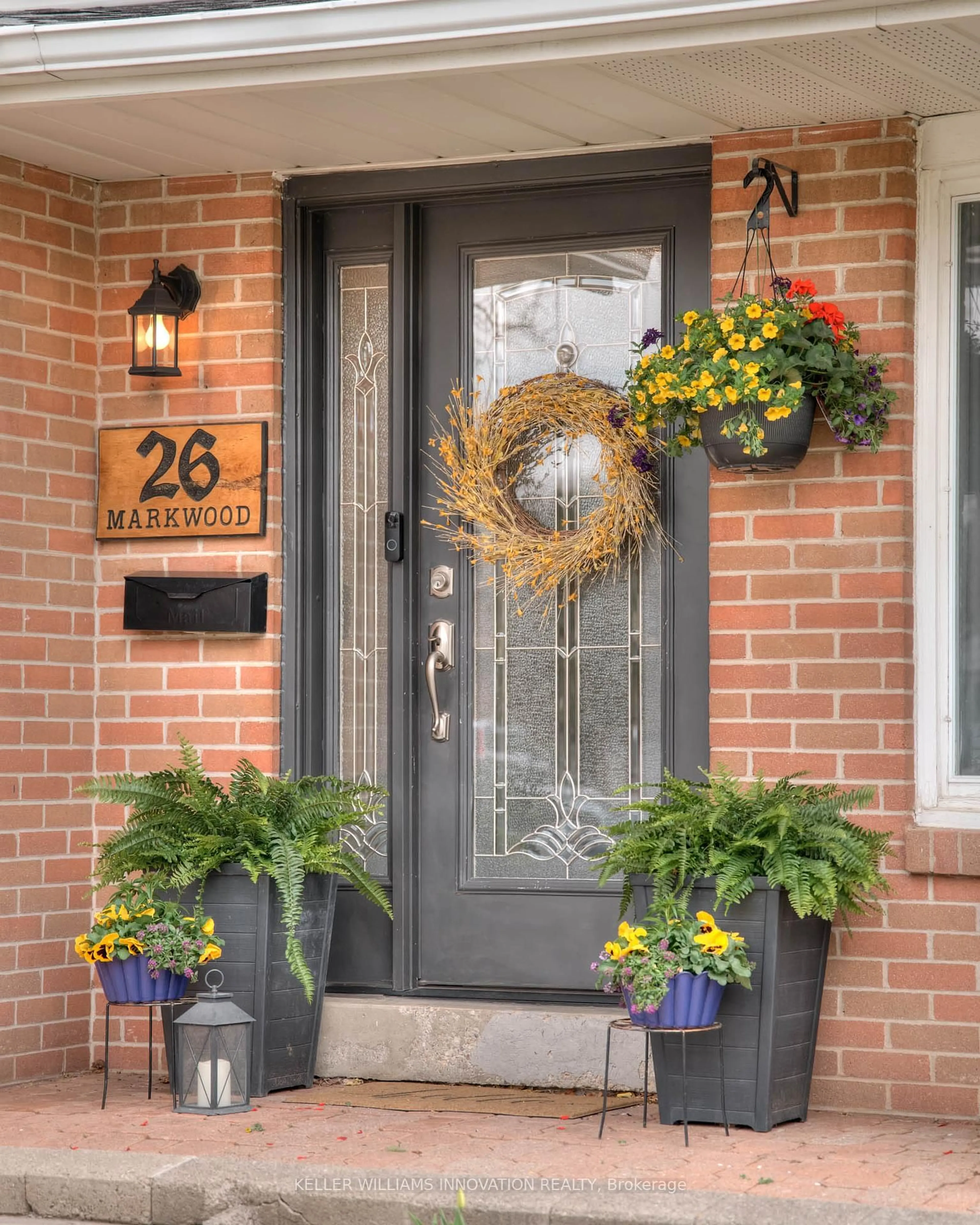 Indoor entryway for 26 Markwood Dr, Kitchener Ontario N2M 2H5