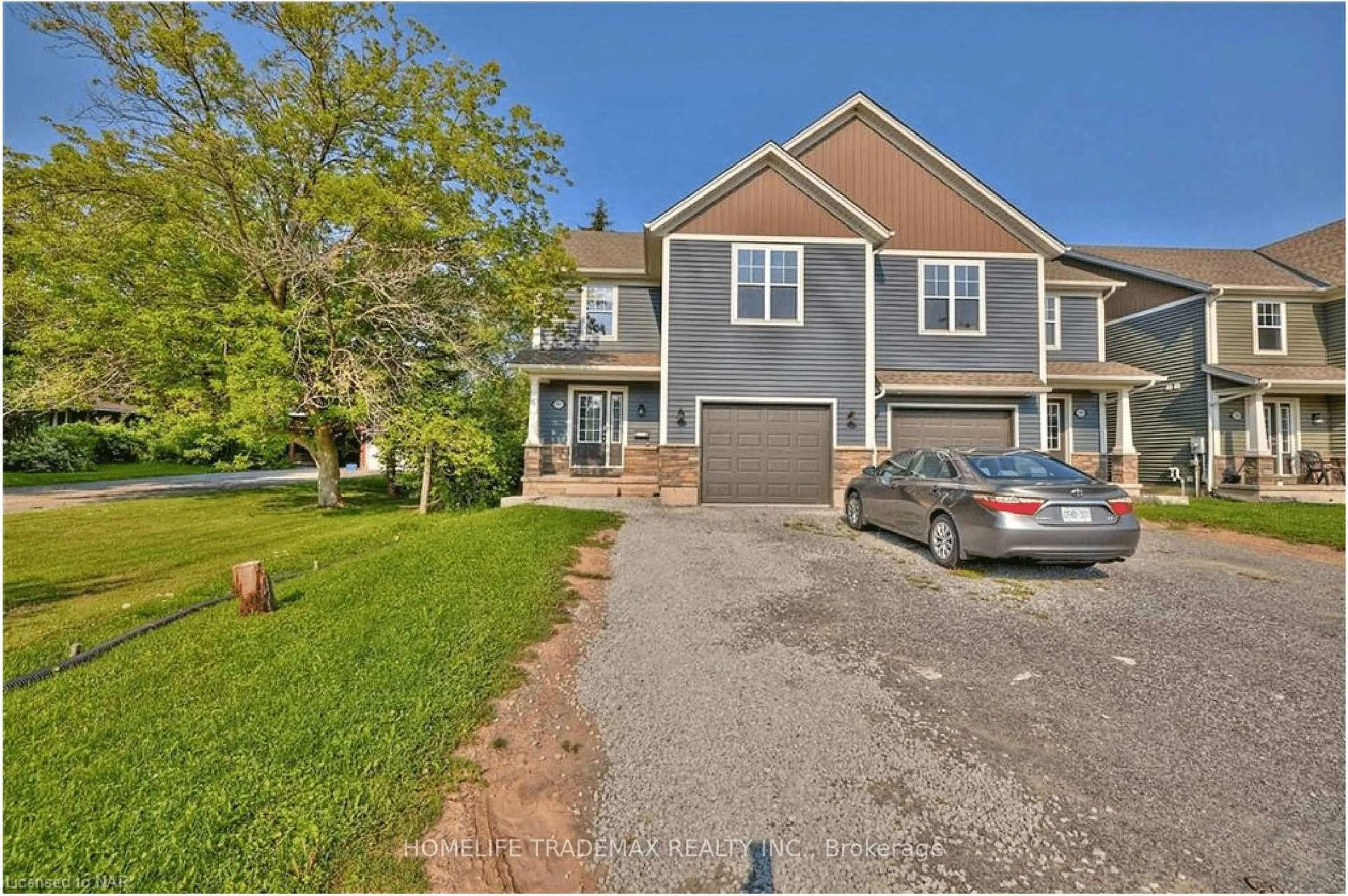 A pic from outside/outdoor area/front of a property/back of a property/a pic from drone, street for 593 First Ave, Welland Ontario L3C 1Z2