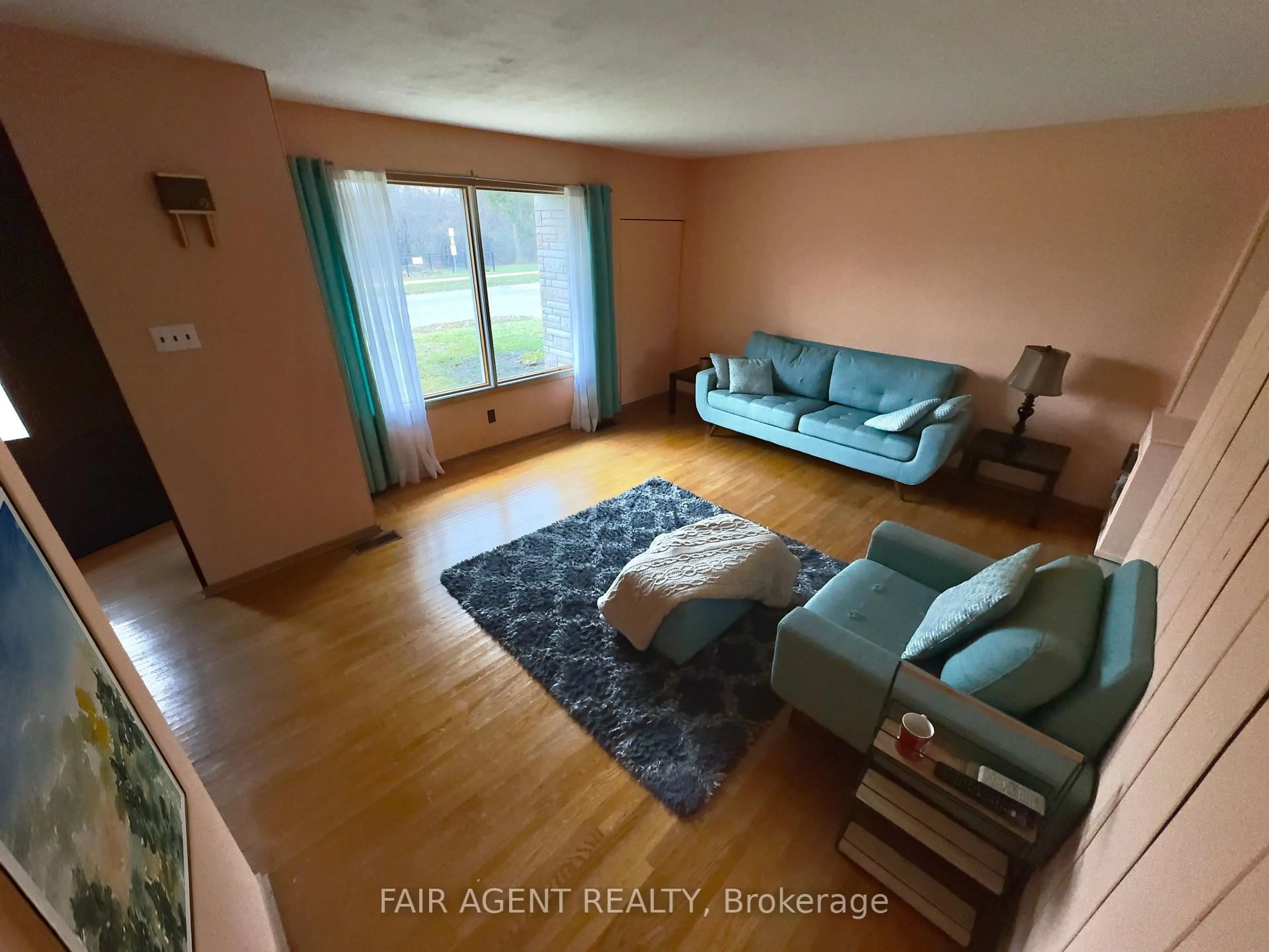 A pic of a room for 175 Fourth Ave, Kitchener Ontario N2C 1P3