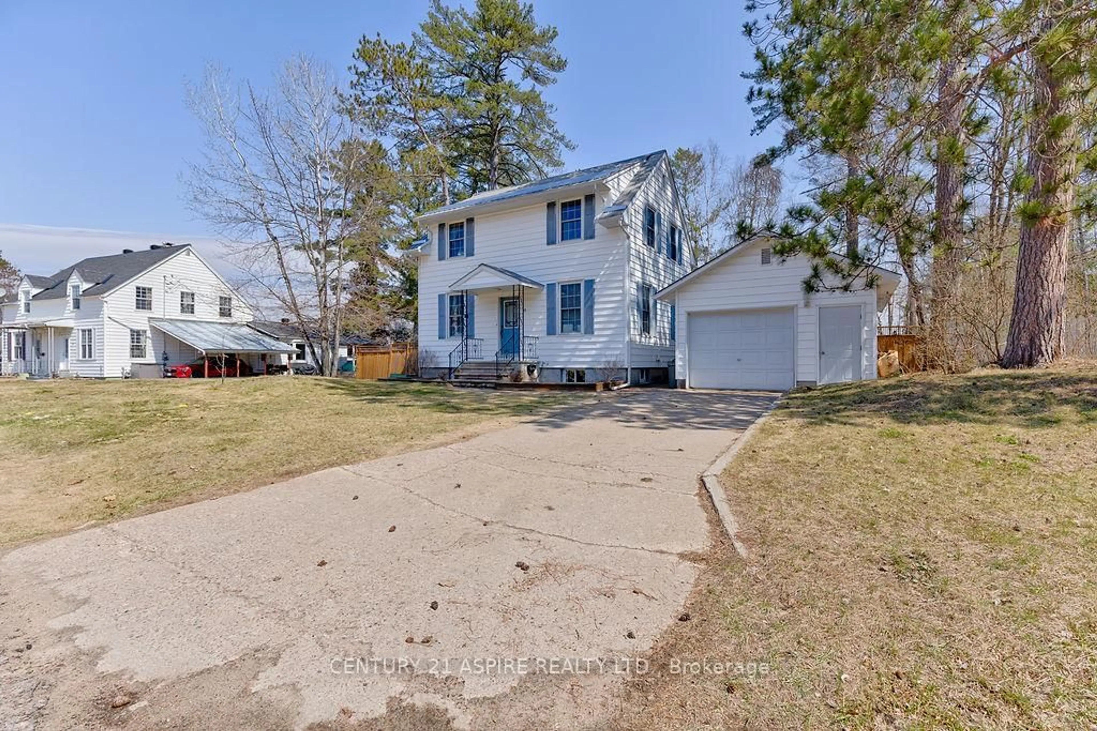 A pic from outside/outdoor area/front of a property/back of a property/a pic from drone, street for 18 Wolfe Ave, Deep River Ontario K0J 1P0