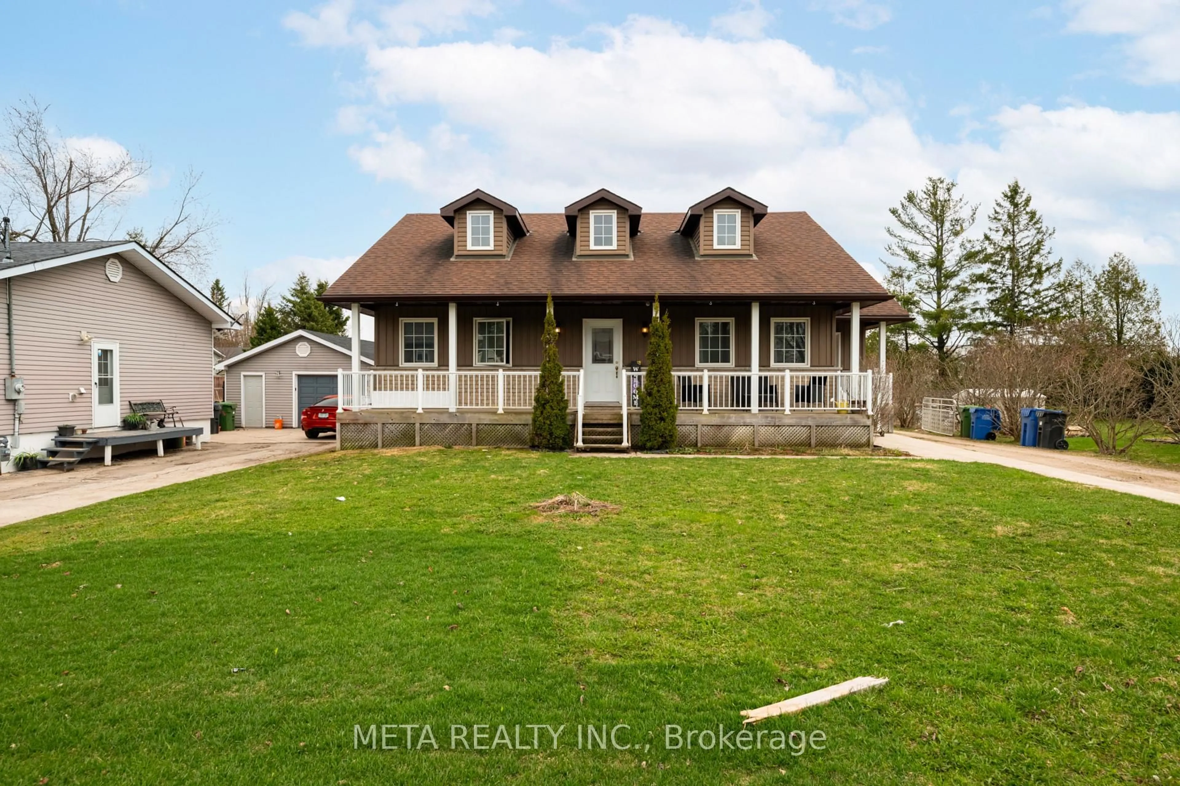 Home with vinyl exterior material, unknown for 176 Victoria St, Southgate Ontario N0C 1B0