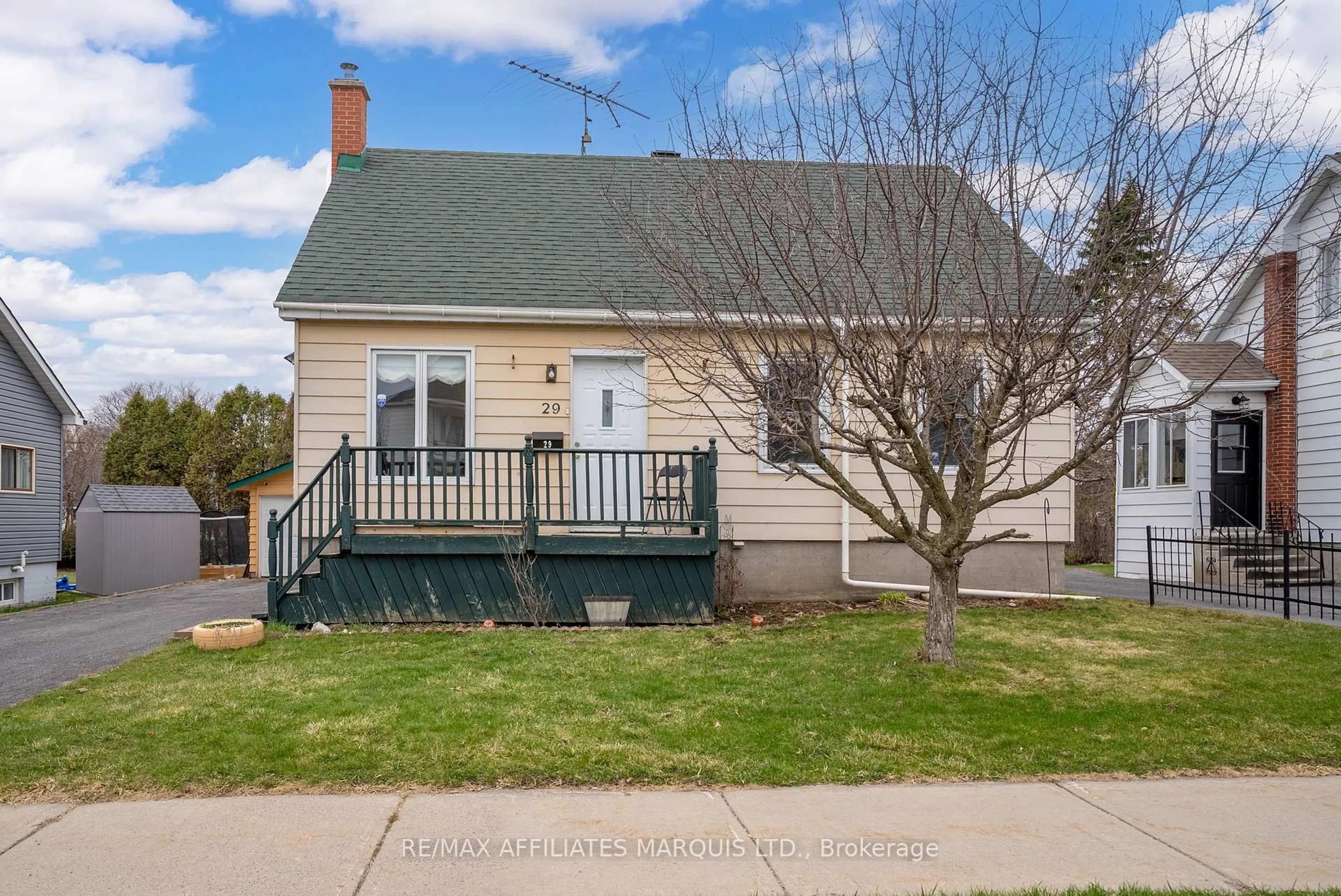 Home with vinyl exterior material, street for 29 Dunbar Ave, Cornwall Ontario K6H 5M6