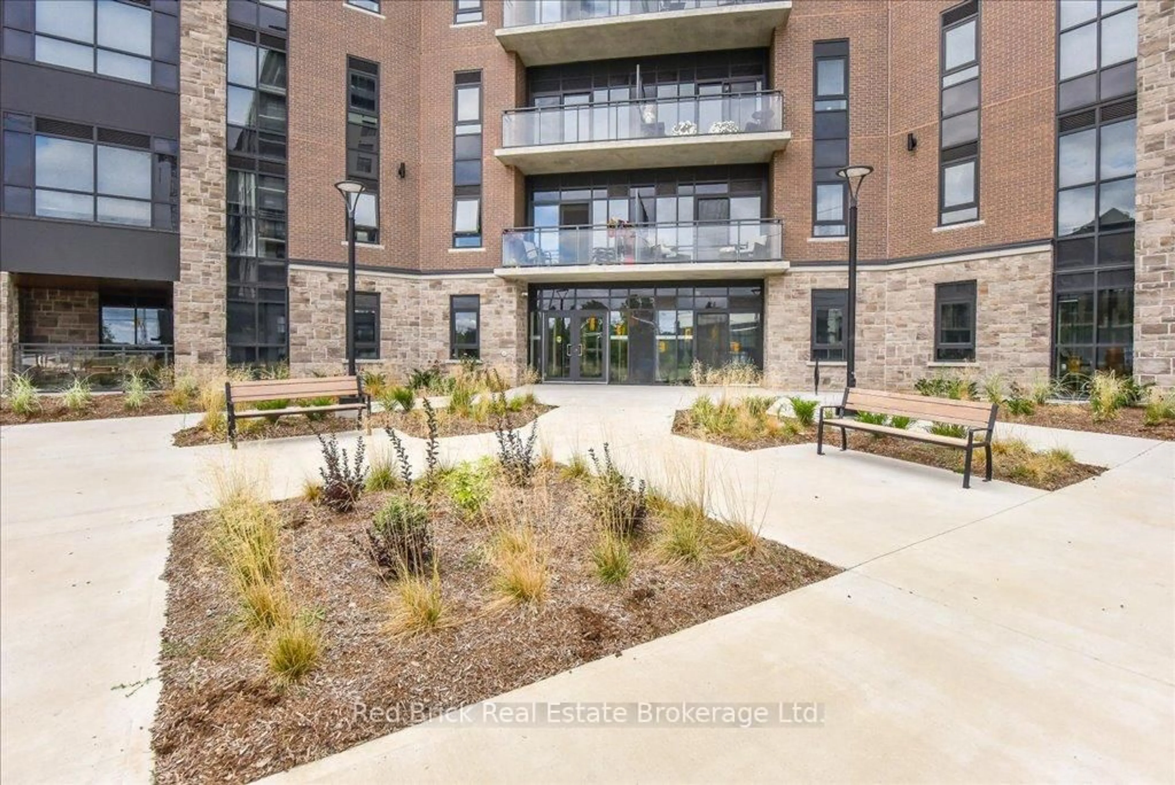 Patio, building for 332 Gosling Gdns #403, Guelph Ontario N1L 1G7