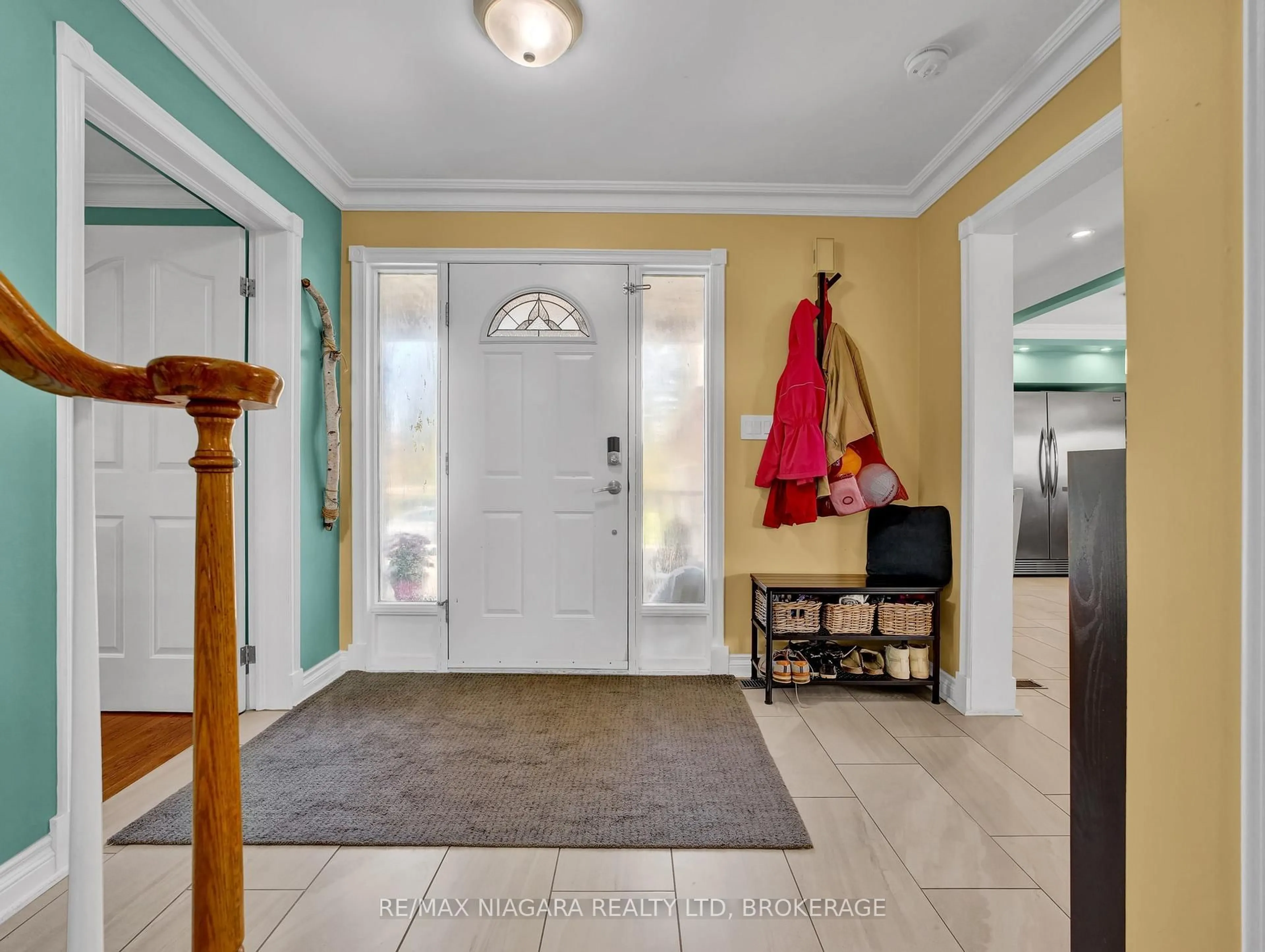Indoor entryway for 1291 Concession 2 Rd, Niagara-on-the-Lake Ontario L0S 1J0