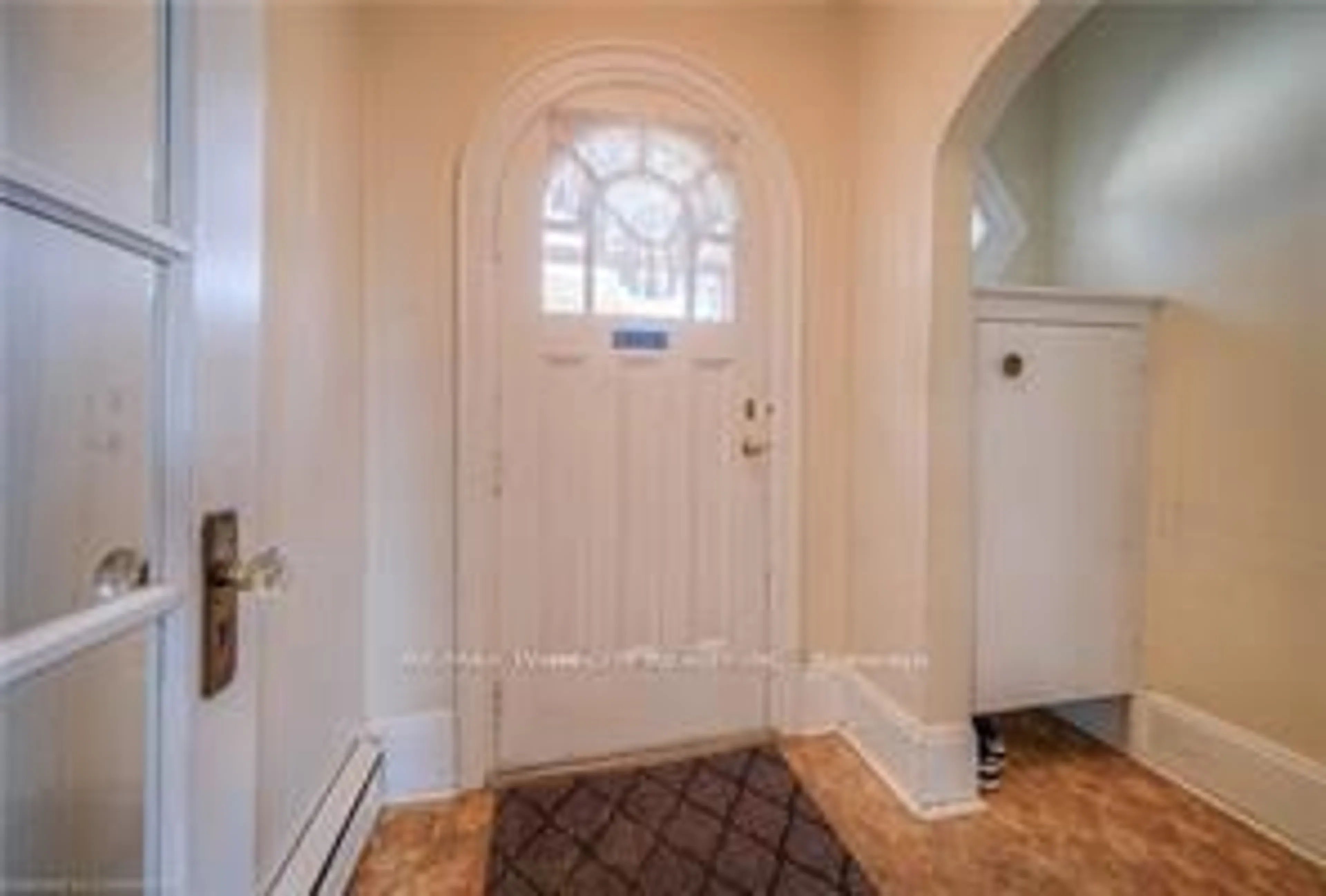 Indoor entryway for 64 Wright Ave, Cambridge Ontario N1R 3A8