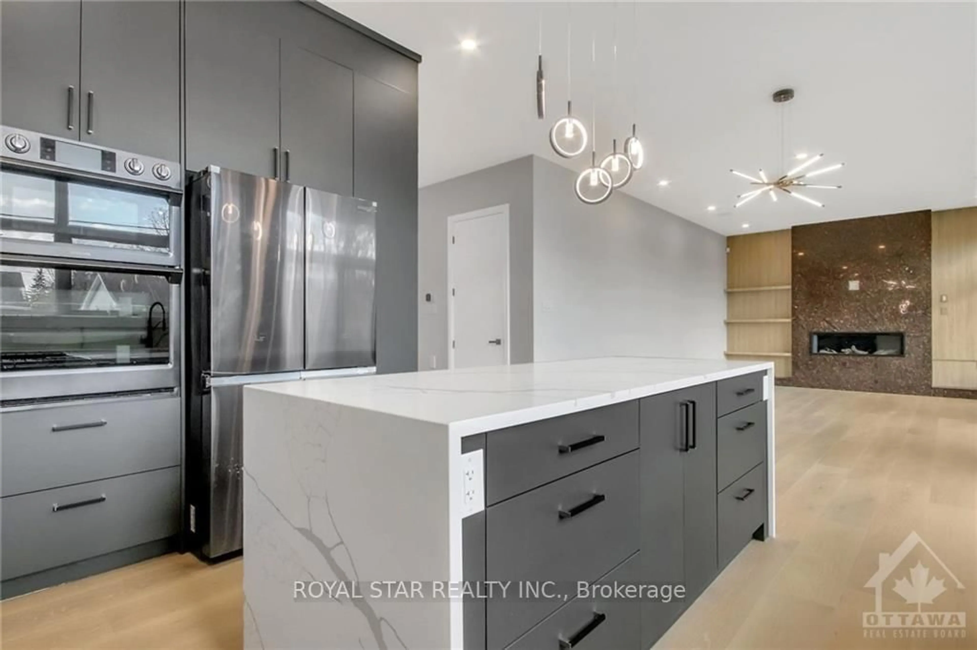 Contemporary kitchen, unknown for 78 ROSSLAND Ave, Ottawa Ontario K2G 2K8