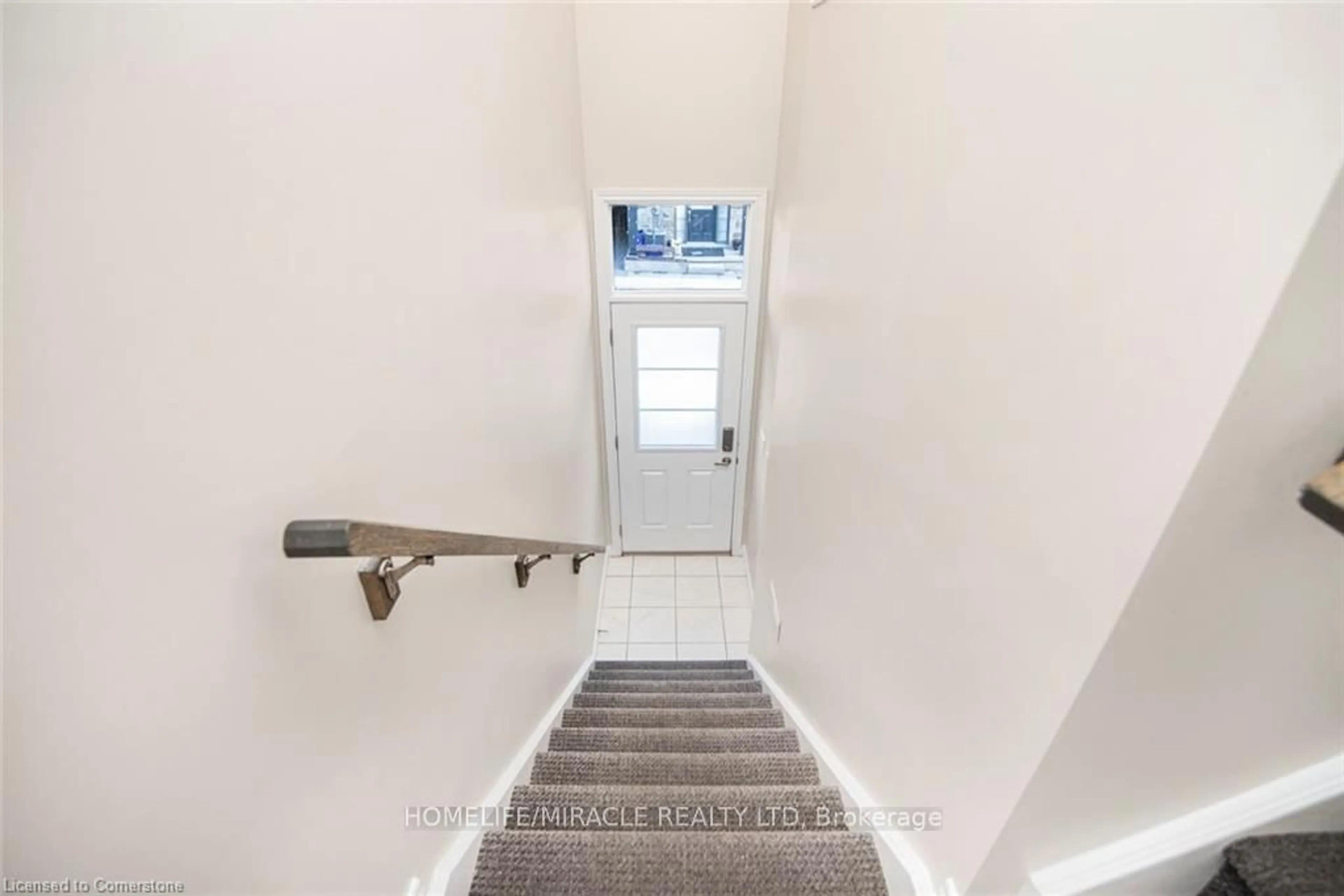 Stairs for 575 Woodward Ave #89, Hamilton Ontario L8H 6P2