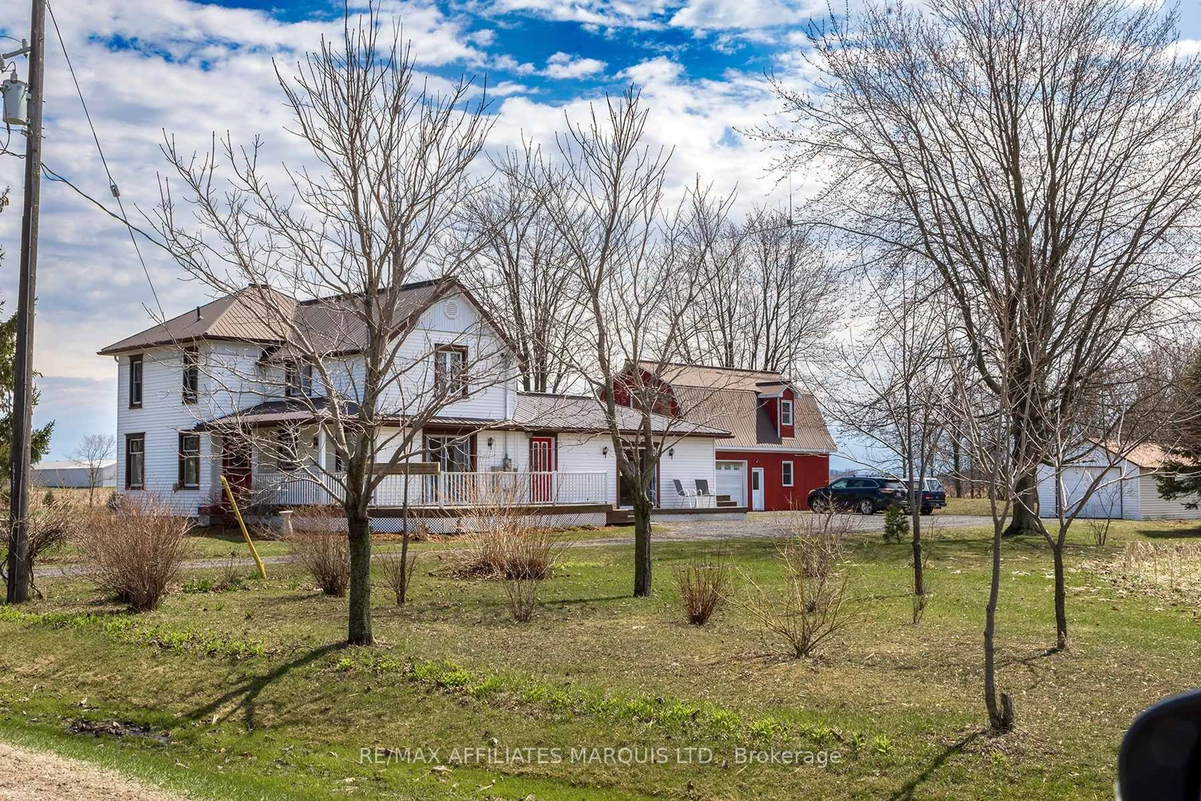 A pic from outside/outdoor area/front of a property/back of a property/a pic from drone, unknown for 10756 Cook Rd, South Dundas Ontario K0E 1C0