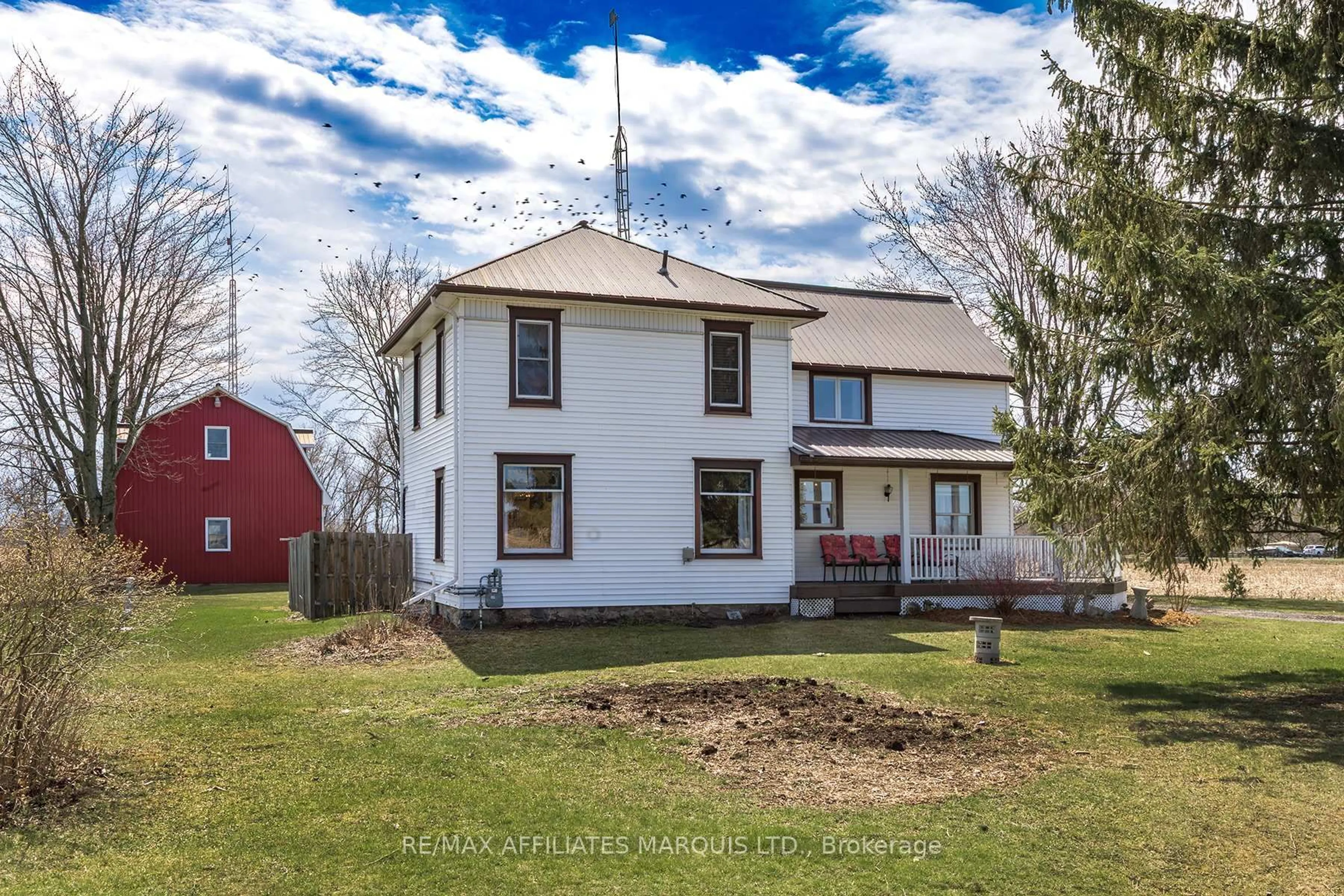 A pic from outside/outdoor area/front of a property/back of a property/a pic from drone, building for 10756 Cook Rd, South Dundas Ontario K0E 1C0