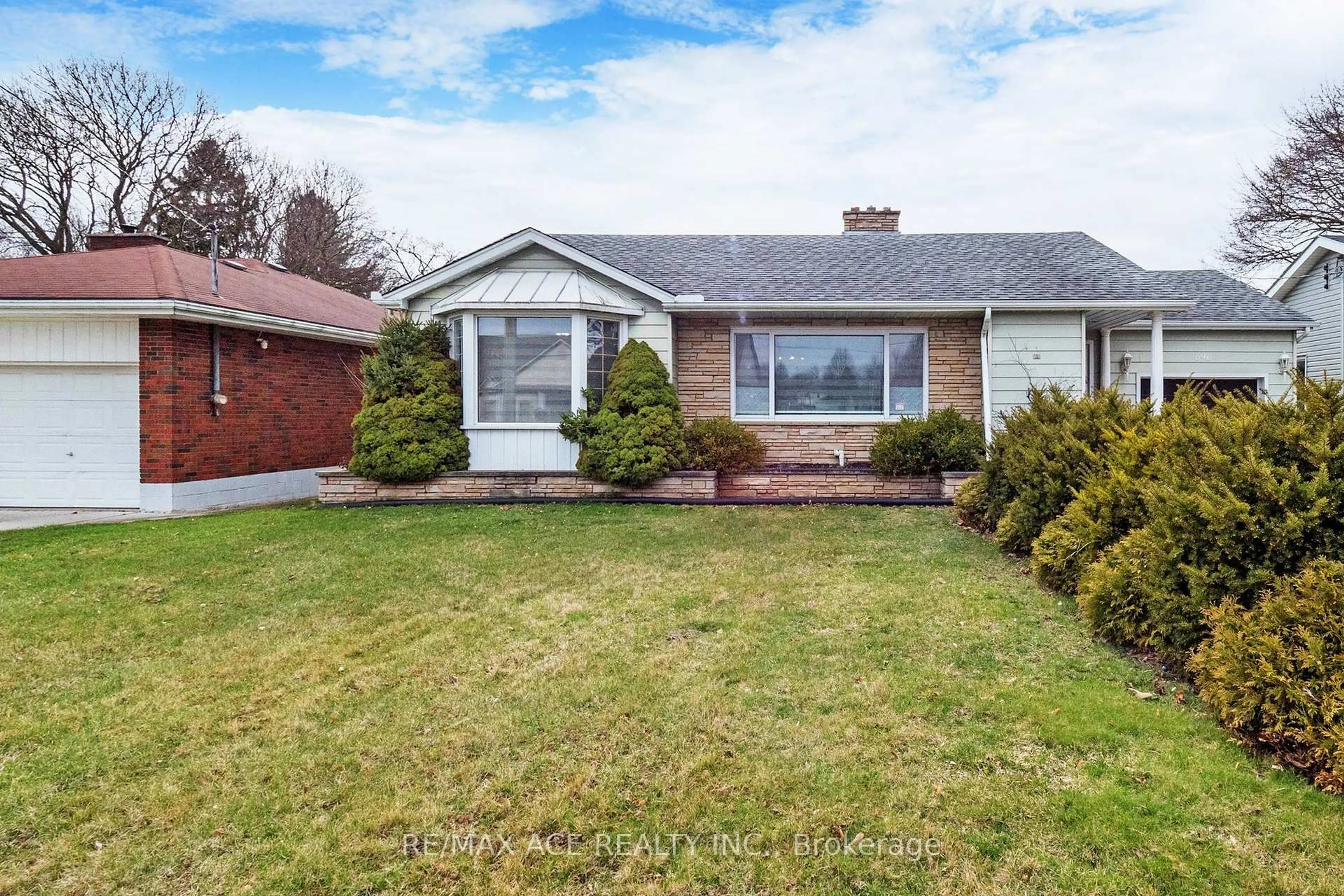 Home with brick exterior material, street for 696 Norfolk St, Norfolk Ontario N3Y 3R4