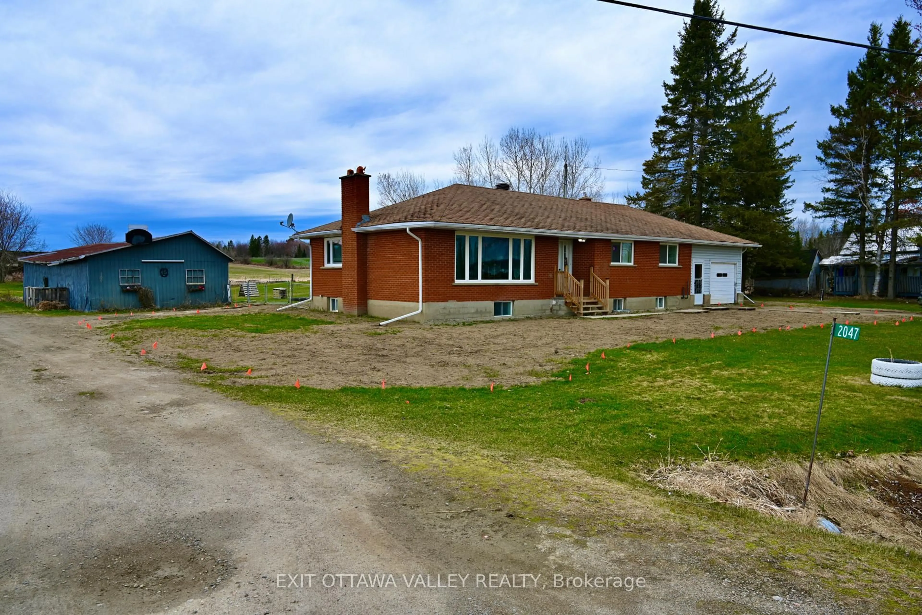 A pic from outside/outdoor area/front of a property/back of a property/a pic from drone, street for 2047 Lapasse Rd, Beachburg Ontario K0J 1C0