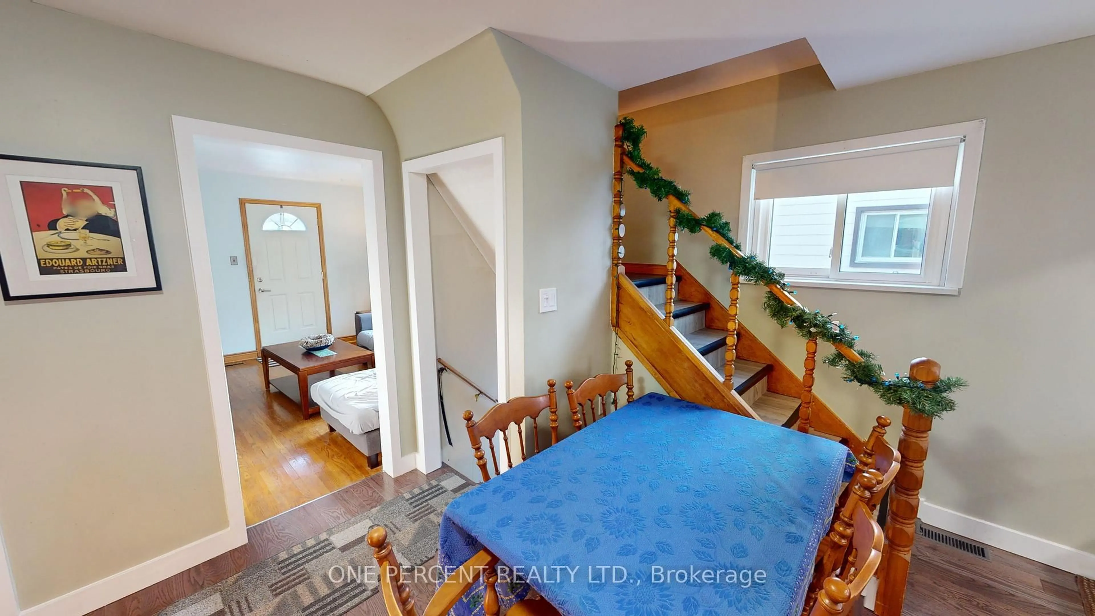 Dining room, unknown for 61 Hamilton St, St. Catharines Ontario L2S 1K8