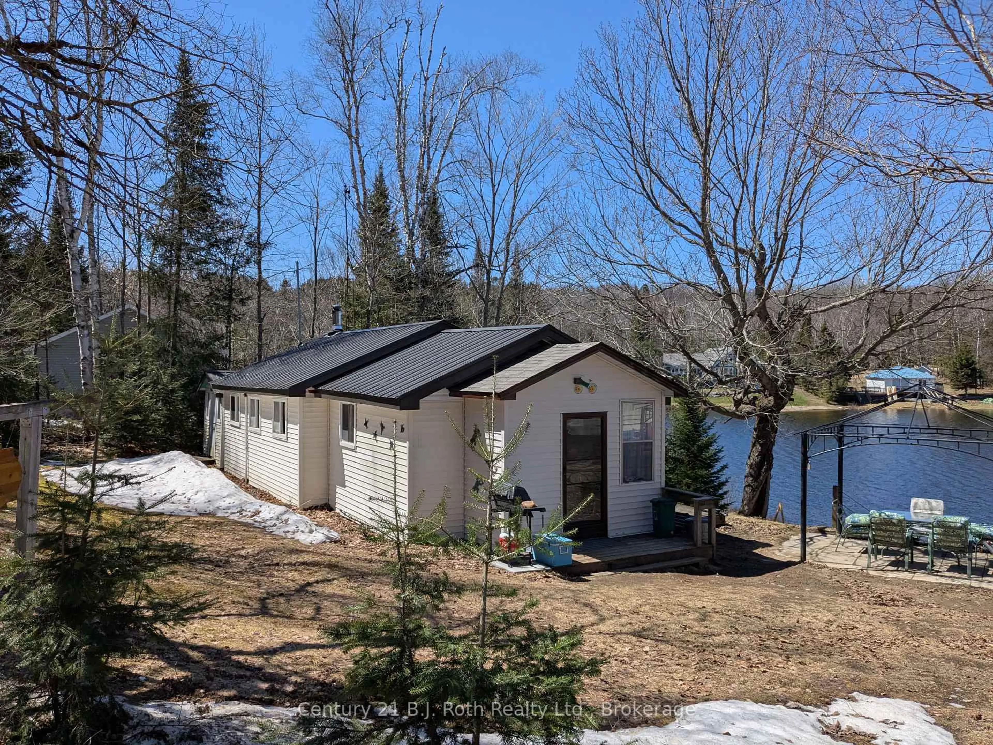 Shed for 16 Machar Pt, South River Ontario P0A 1X0