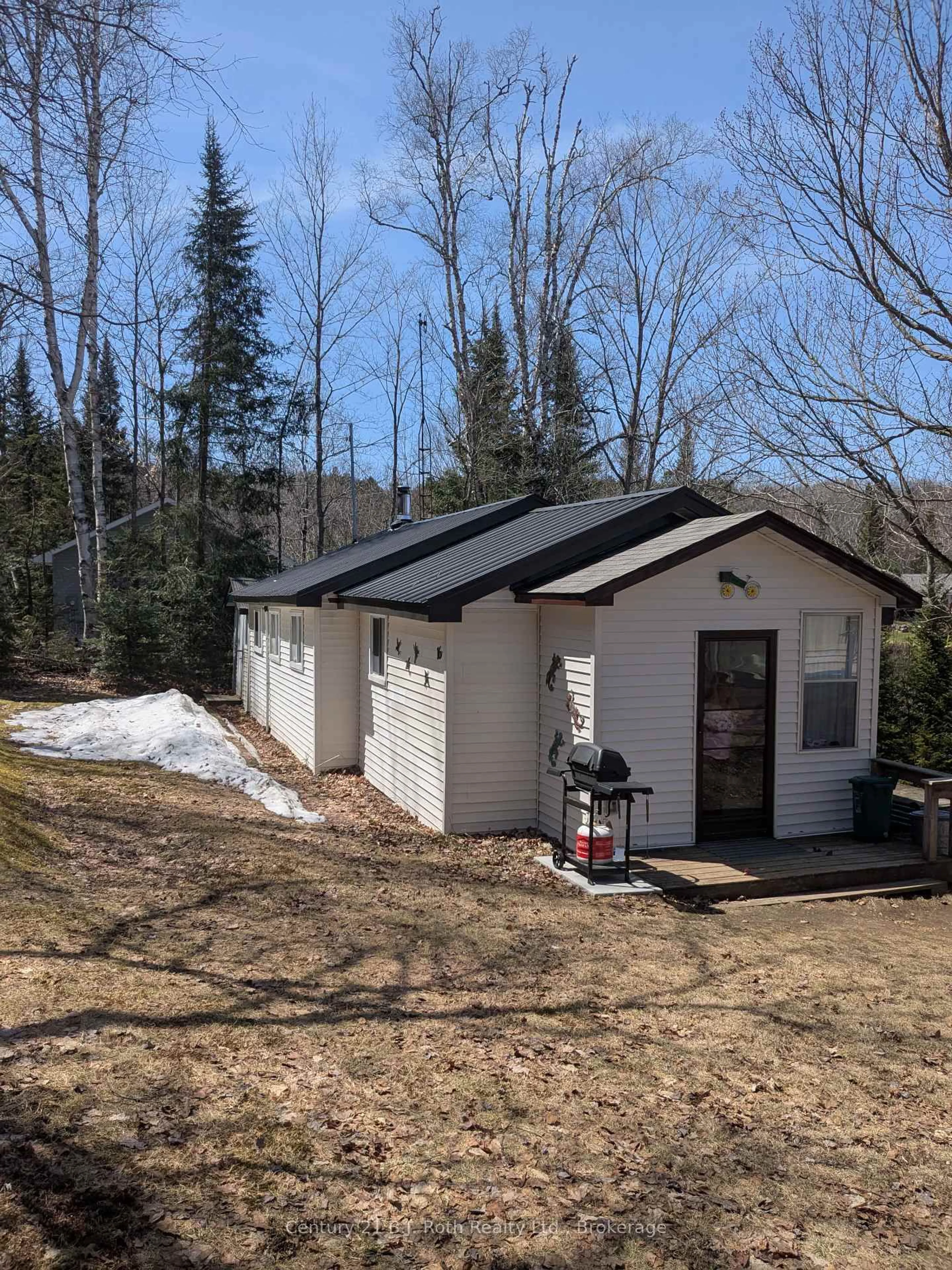Shed for 16 Machar Pt, South River Ontario P0A 1X0