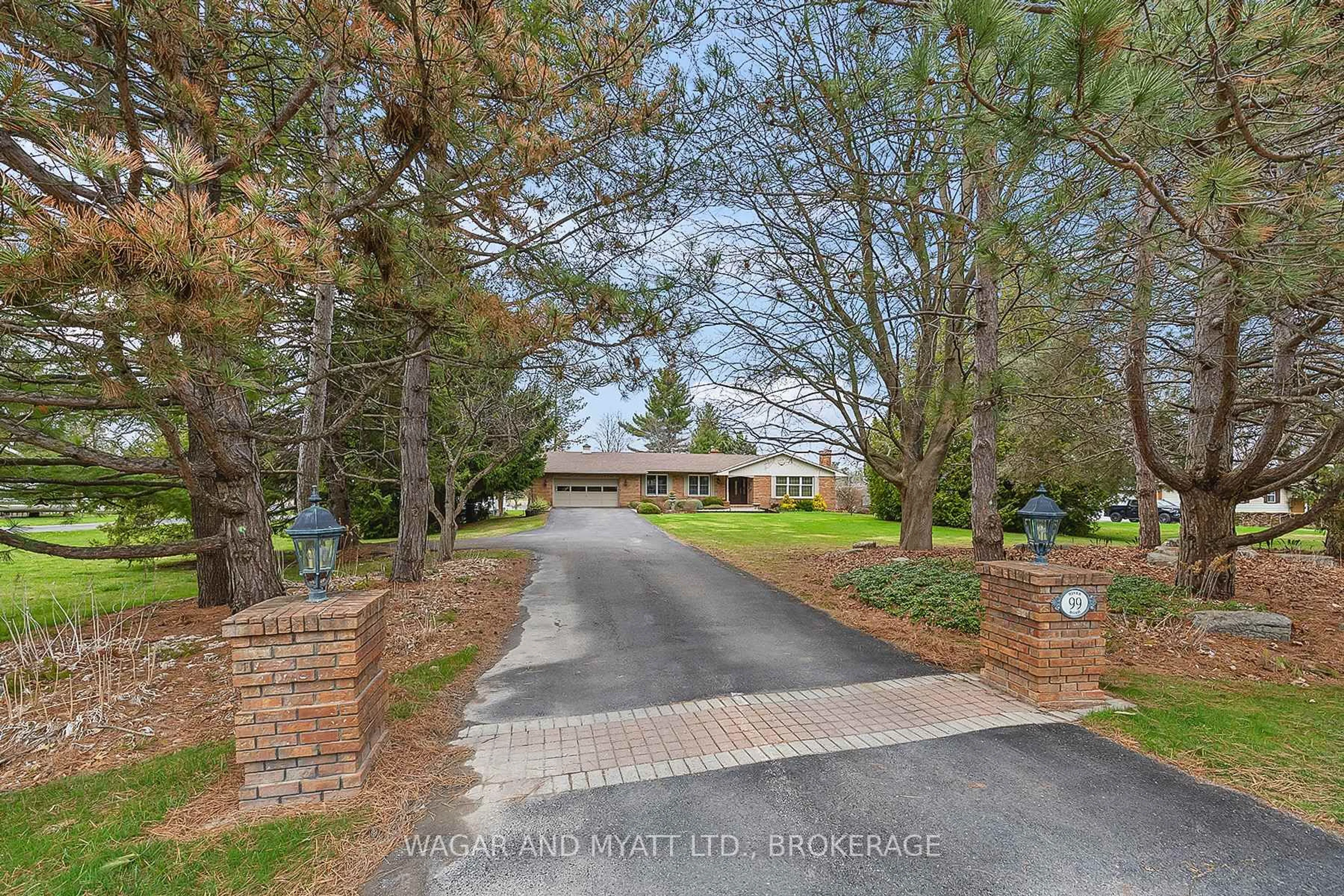 A pic from outside/outdoor area/front of a property/back of a property/a pic from drone, unknown for 99 River Rd, Greater Napanee Ontario K7R 3H3
