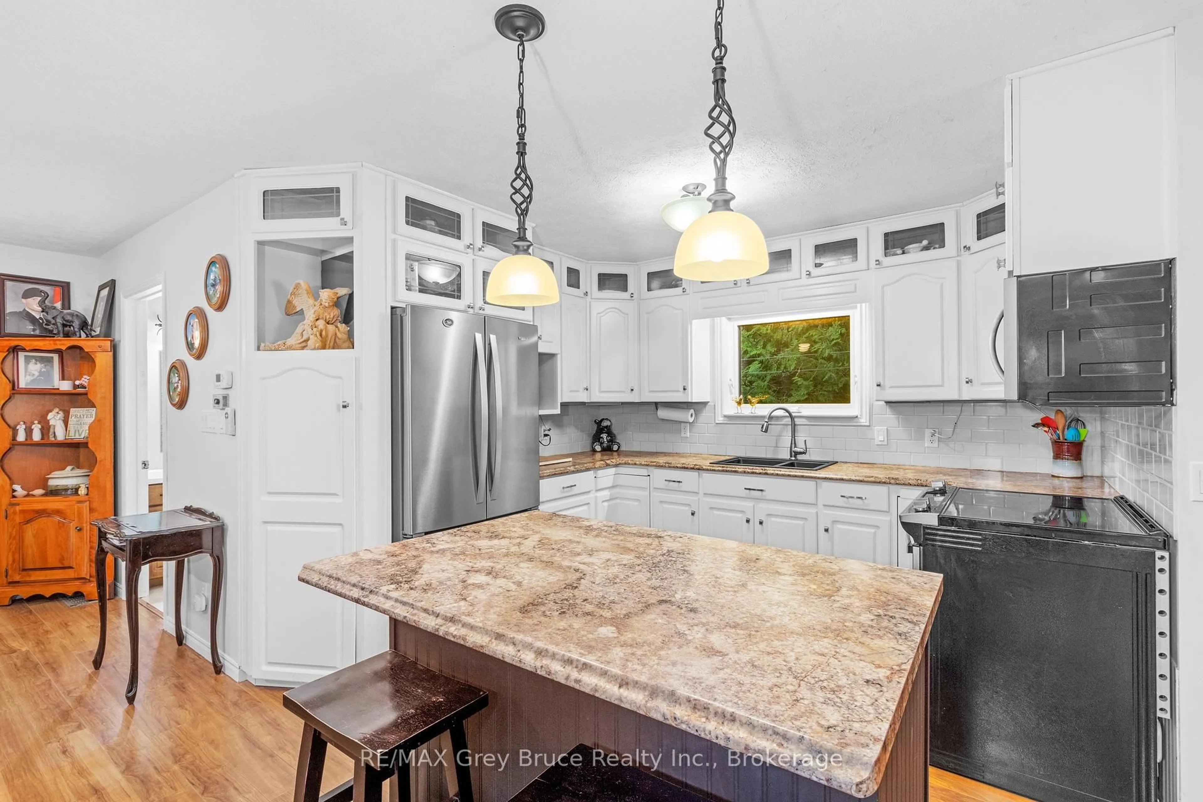 Open concept kitchen, ceramic/tile floor for 73 Corey Cres, Northern Bruce Peninsula Ontario N0H 2R0