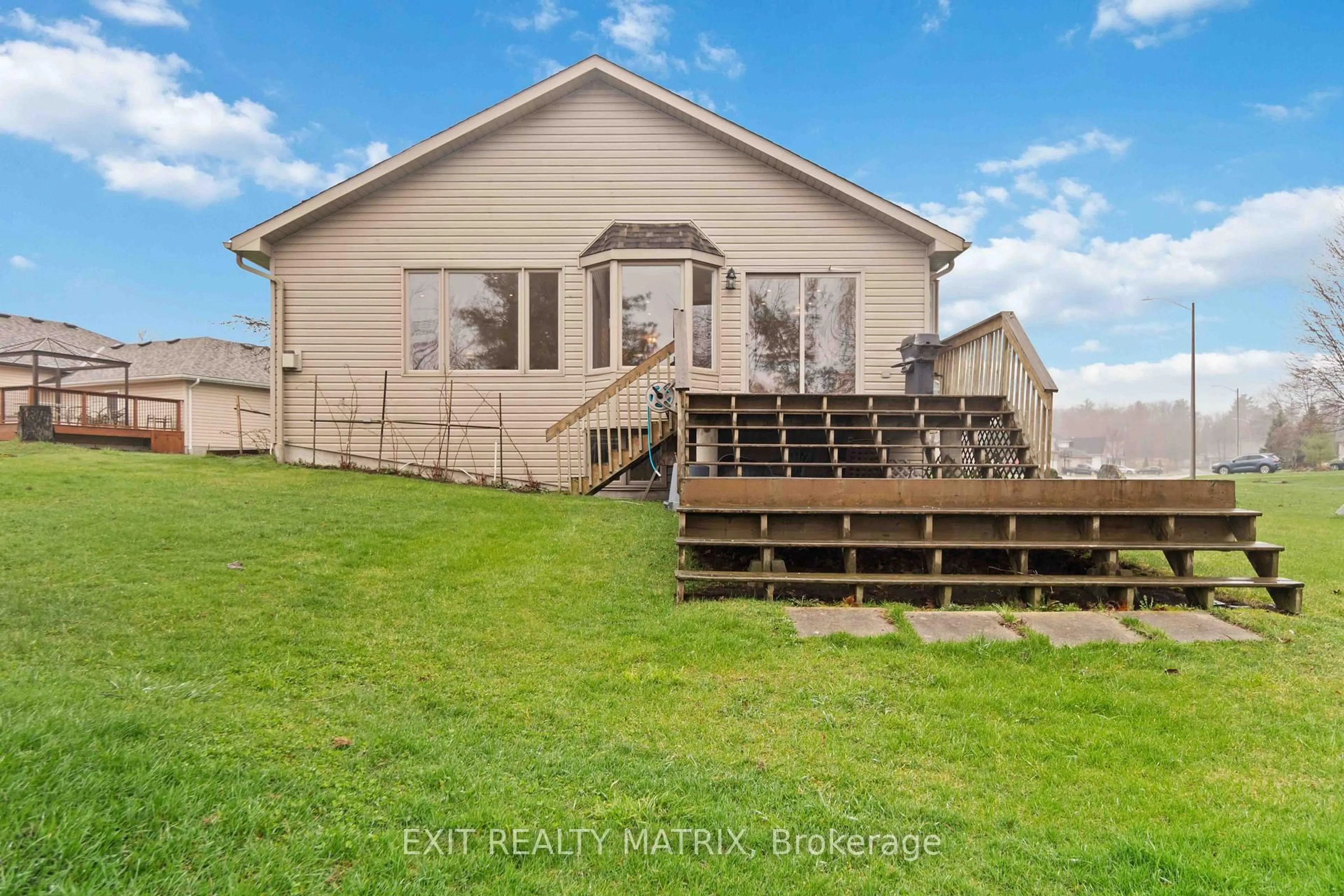 A pic from outside/outdoor area/front of a property/back of a property/a pic from drone, water/lake/river/ocean view for 145 Garfield St, Gananoque Ontario K7G 3G2