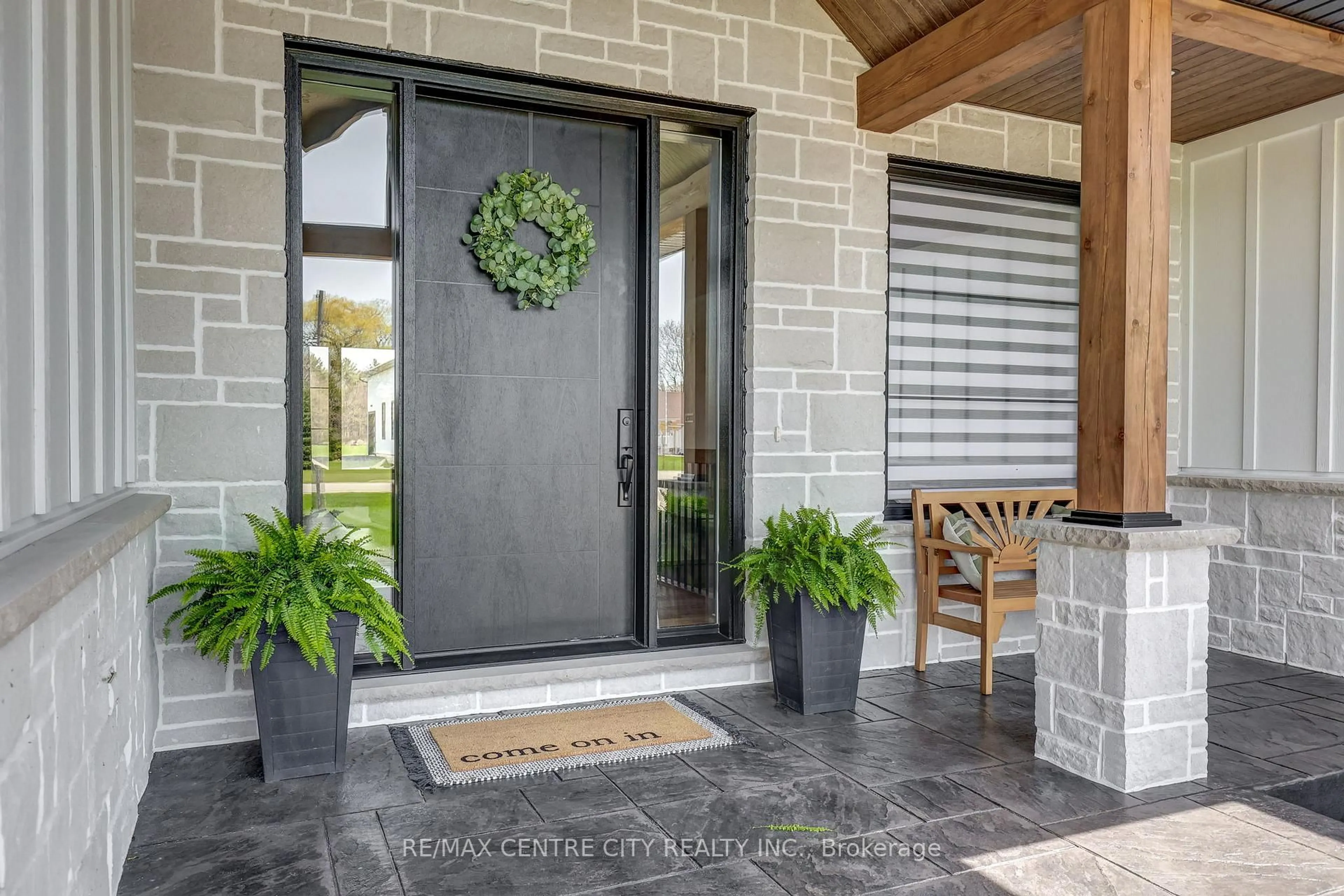Indoor entryway for 10580 Culloden Rd, Bayham Ontario N5H 2R3