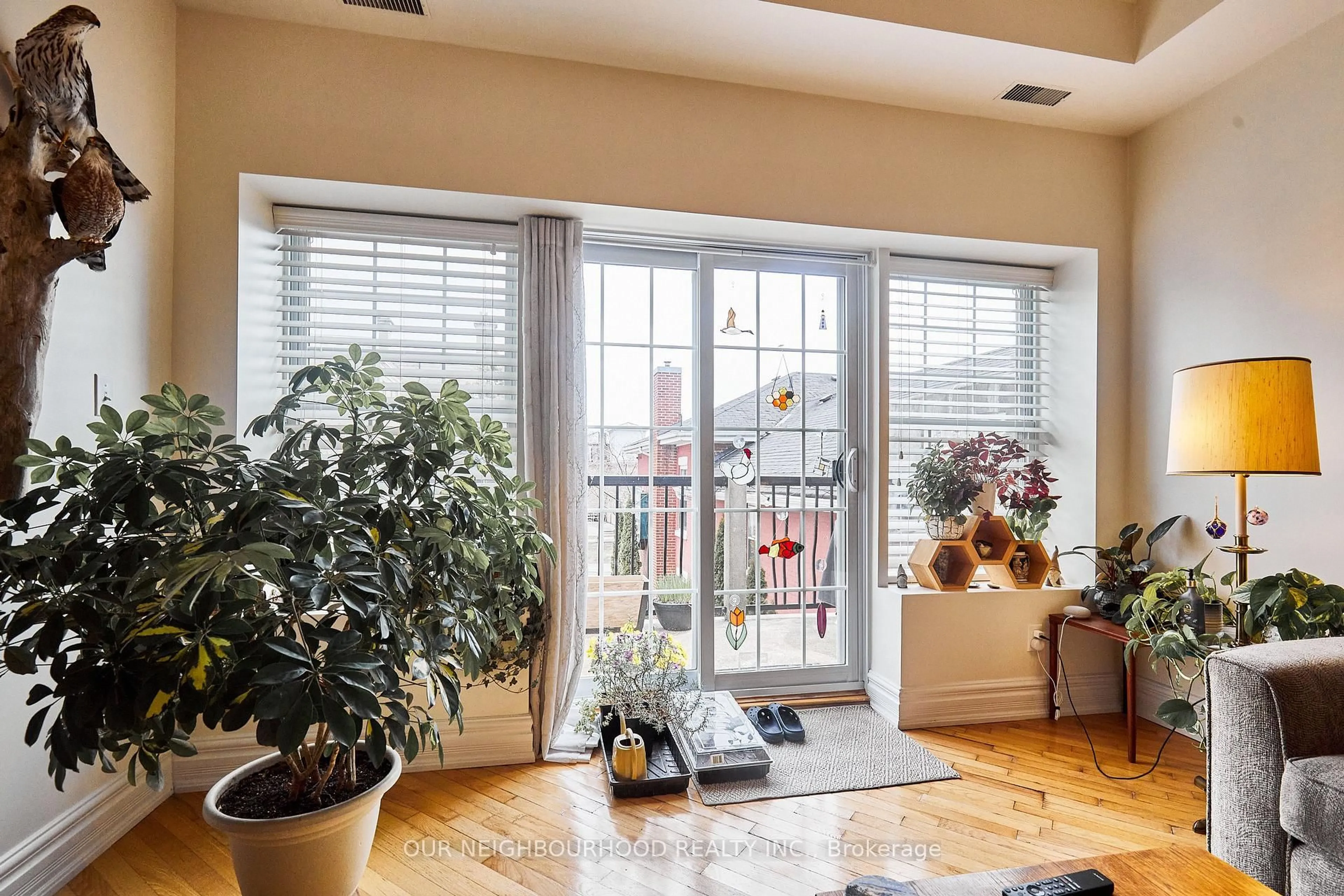 Indoor entryway for 79 King St #202, Cobourg Ontario K9A 2M4