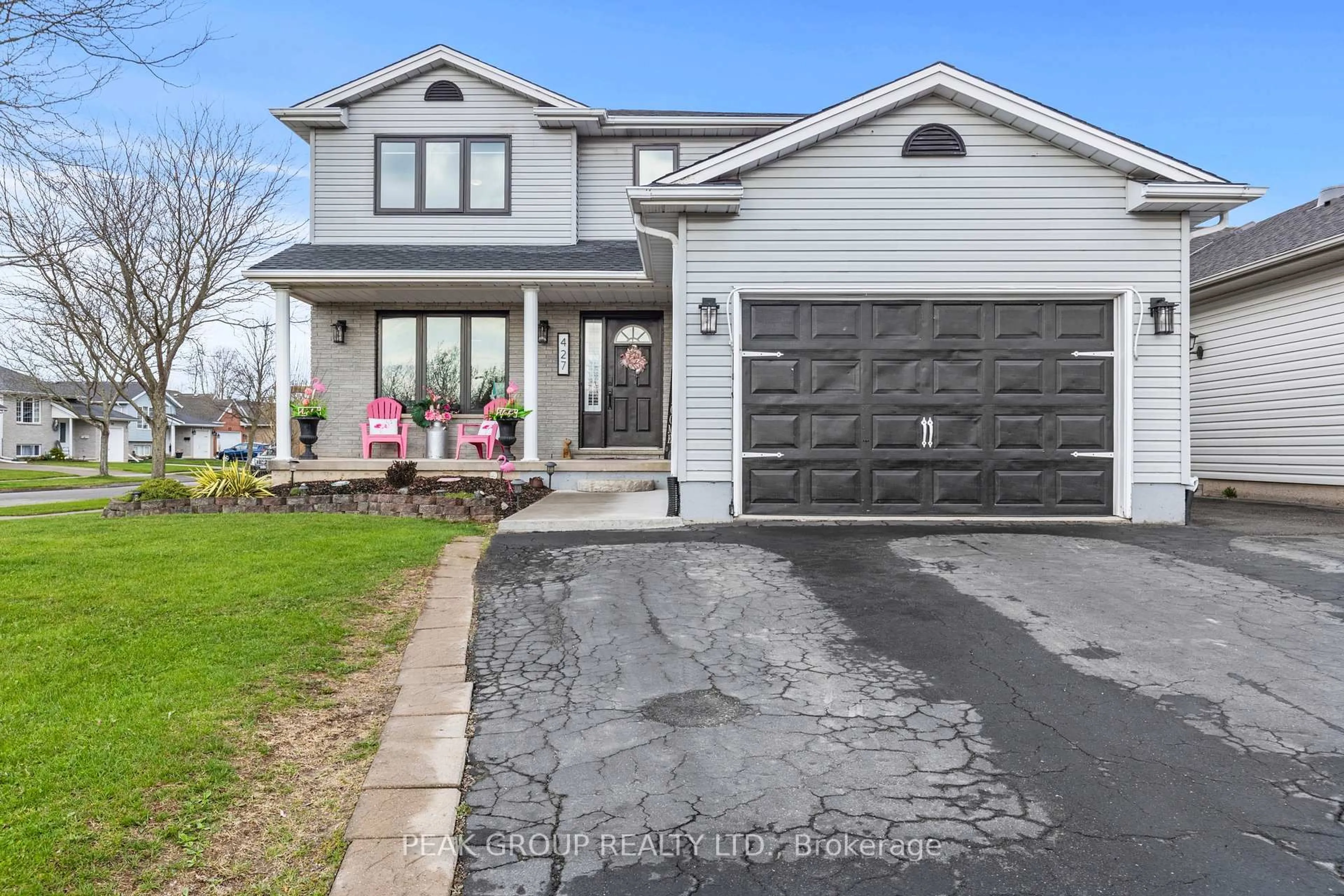 Home with vinyl exterior material, street for 427 Trillium Ave, Welland Ontario L3C 7H1
