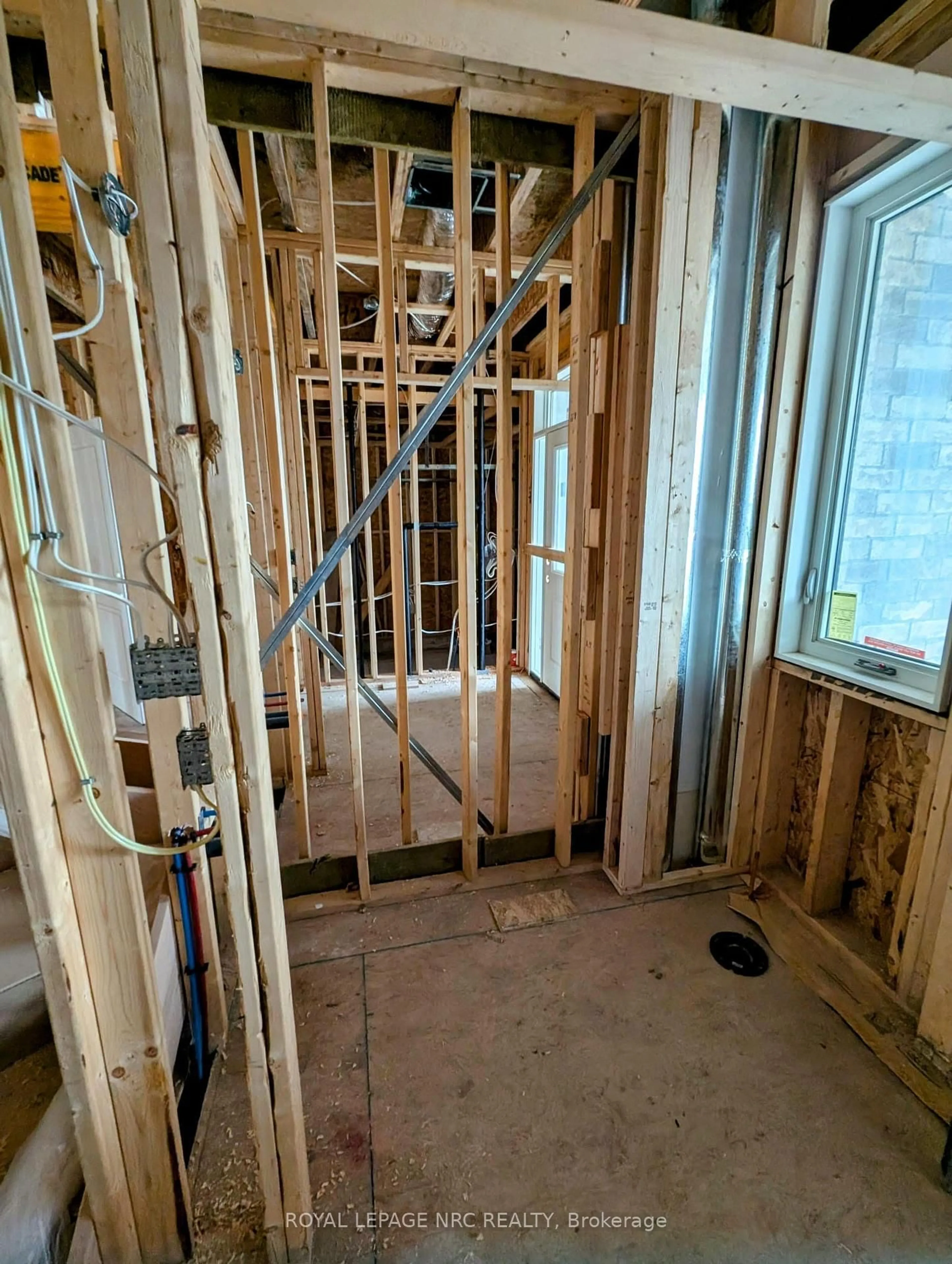 A pic of a room for 6668 Hawkins St, Niagara Falls Ontario L2G 3B7