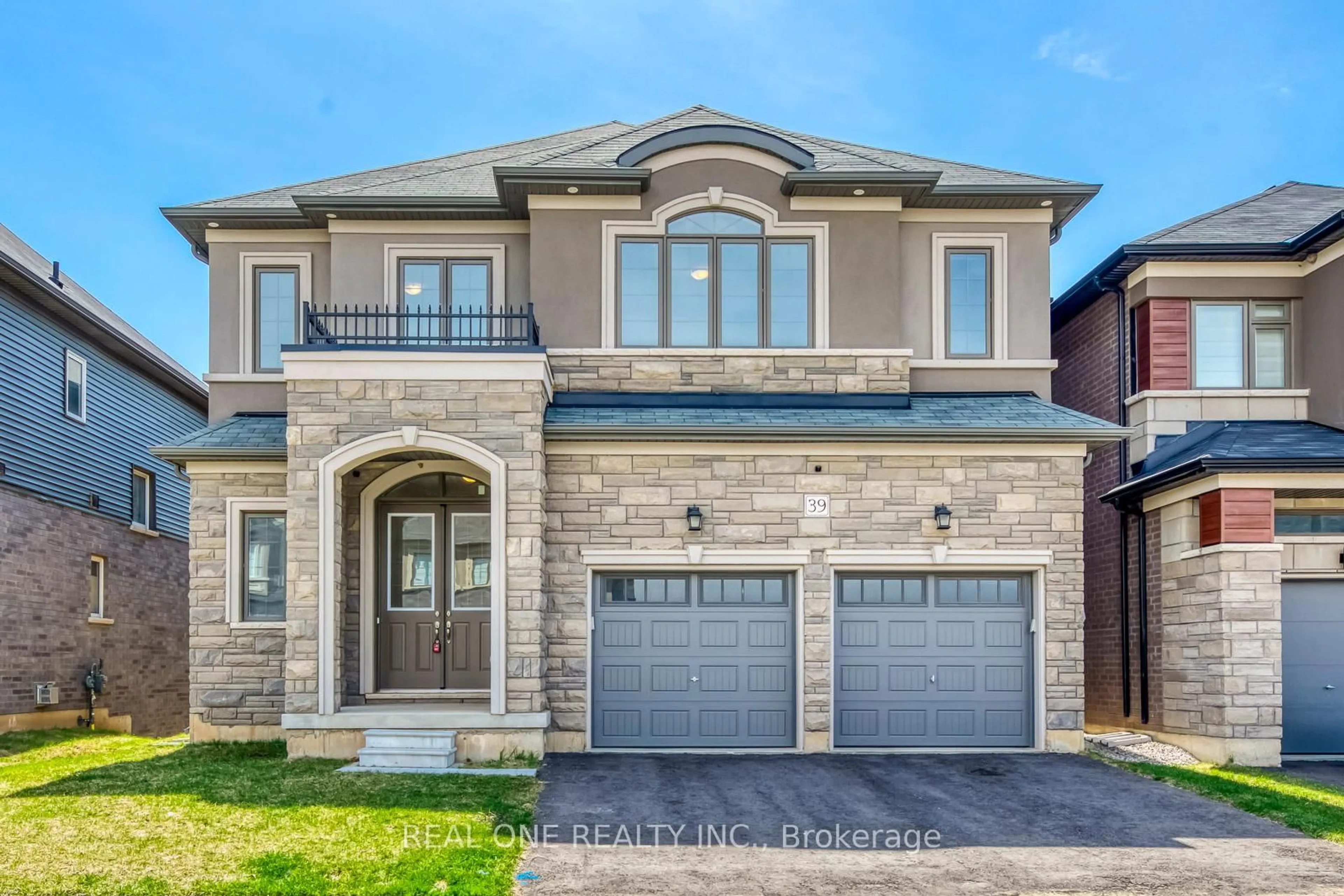 Home with brick exterior material, street for 39 Stauffer Rd, Brantford Ontario N3V 0B2
