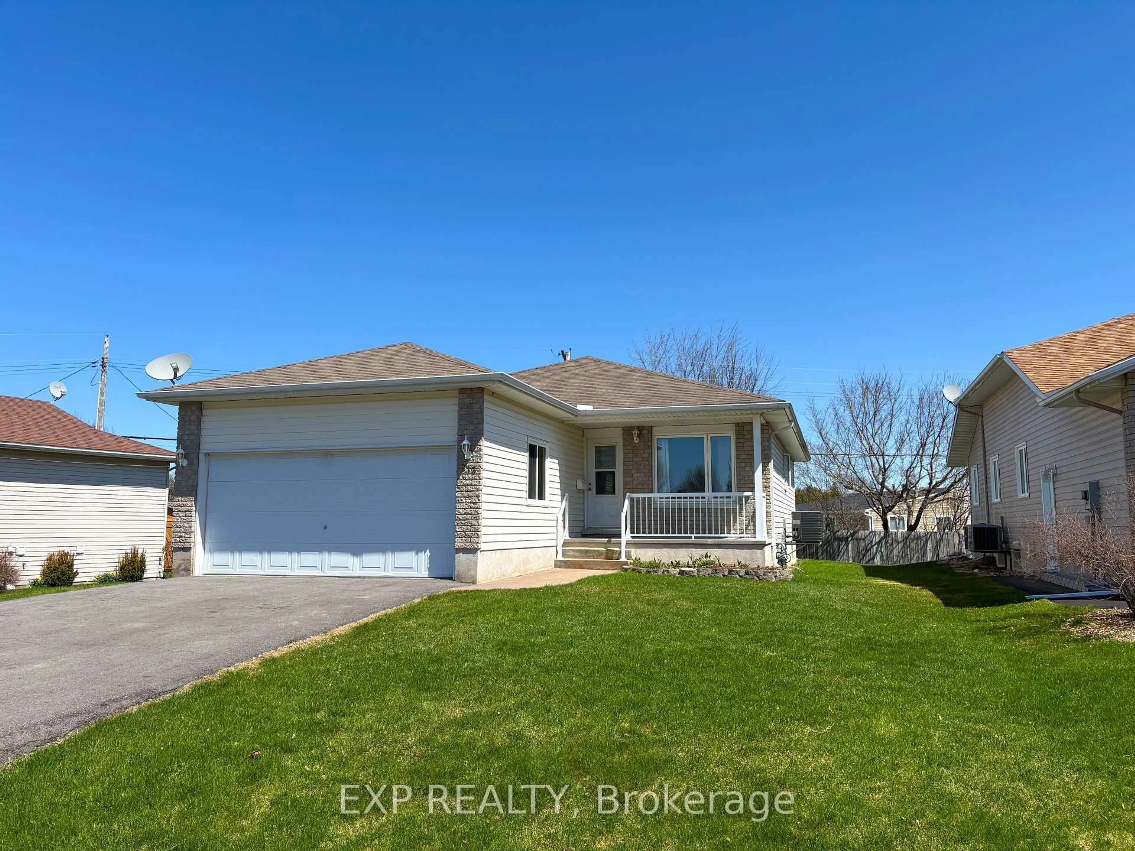A pic from outside/outdoor area/front of a property/back of a property/a pic from drone, street for 213 Vanier Cres, Renfrew Ontario K7V 4K6