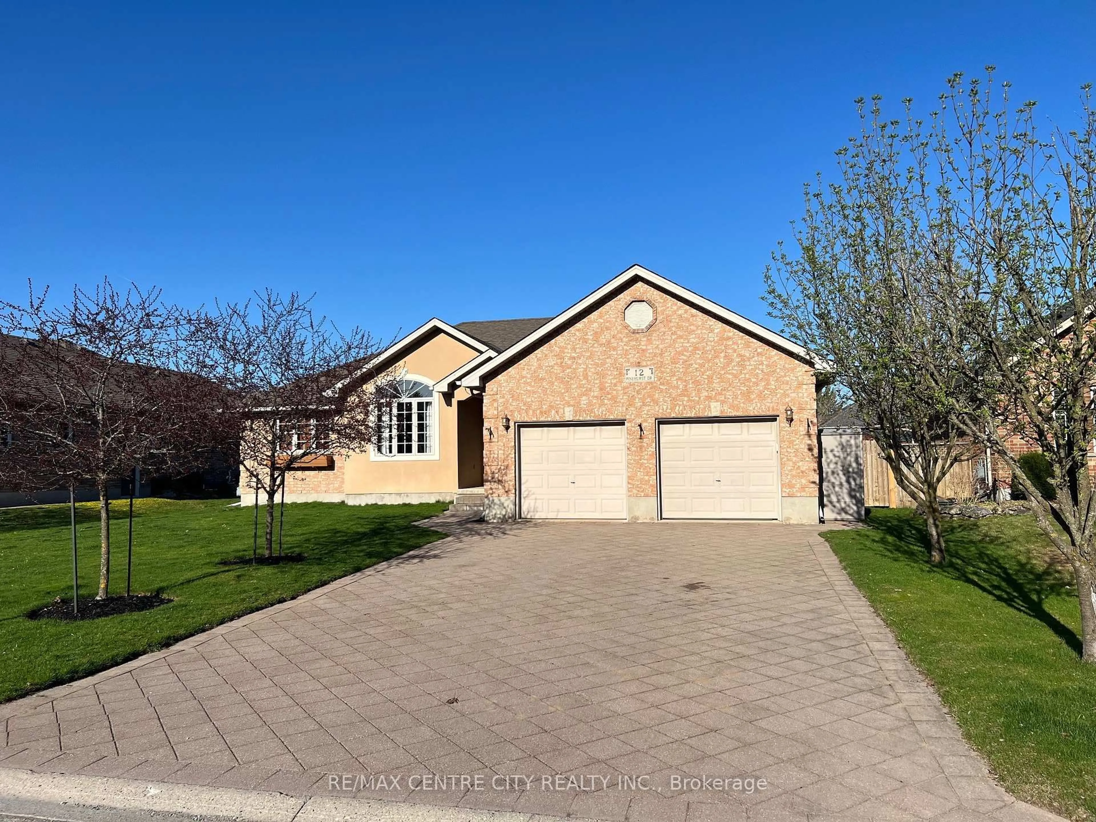 Unknown for 12 Pinehurst Dr, Thames Centre Ontario N0L 1G2