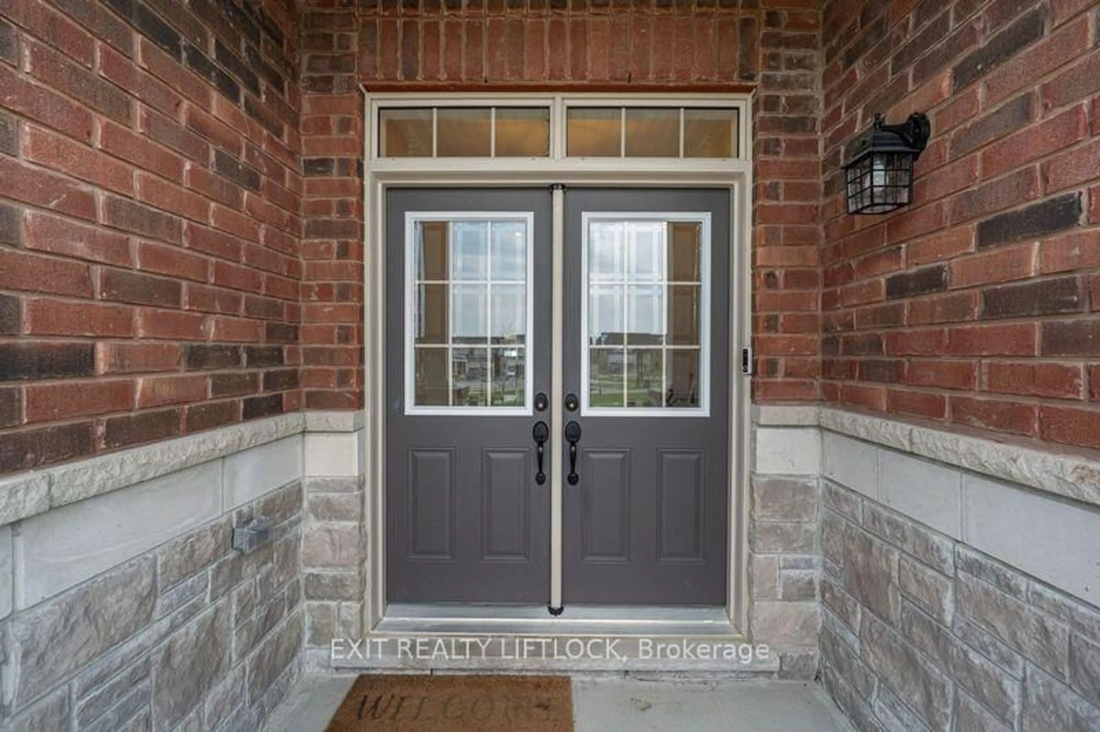Indoor entryway for 8 Station Dr, Cavan Monaghan Ontario L0A 1G0