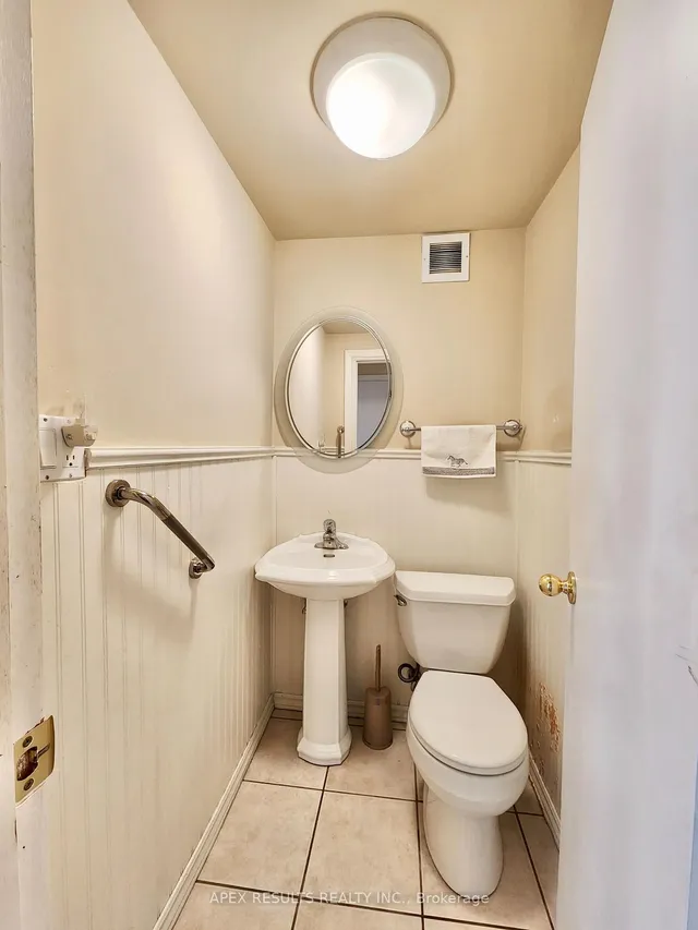 Additional property image - 38 Charlton Ave Unit 204