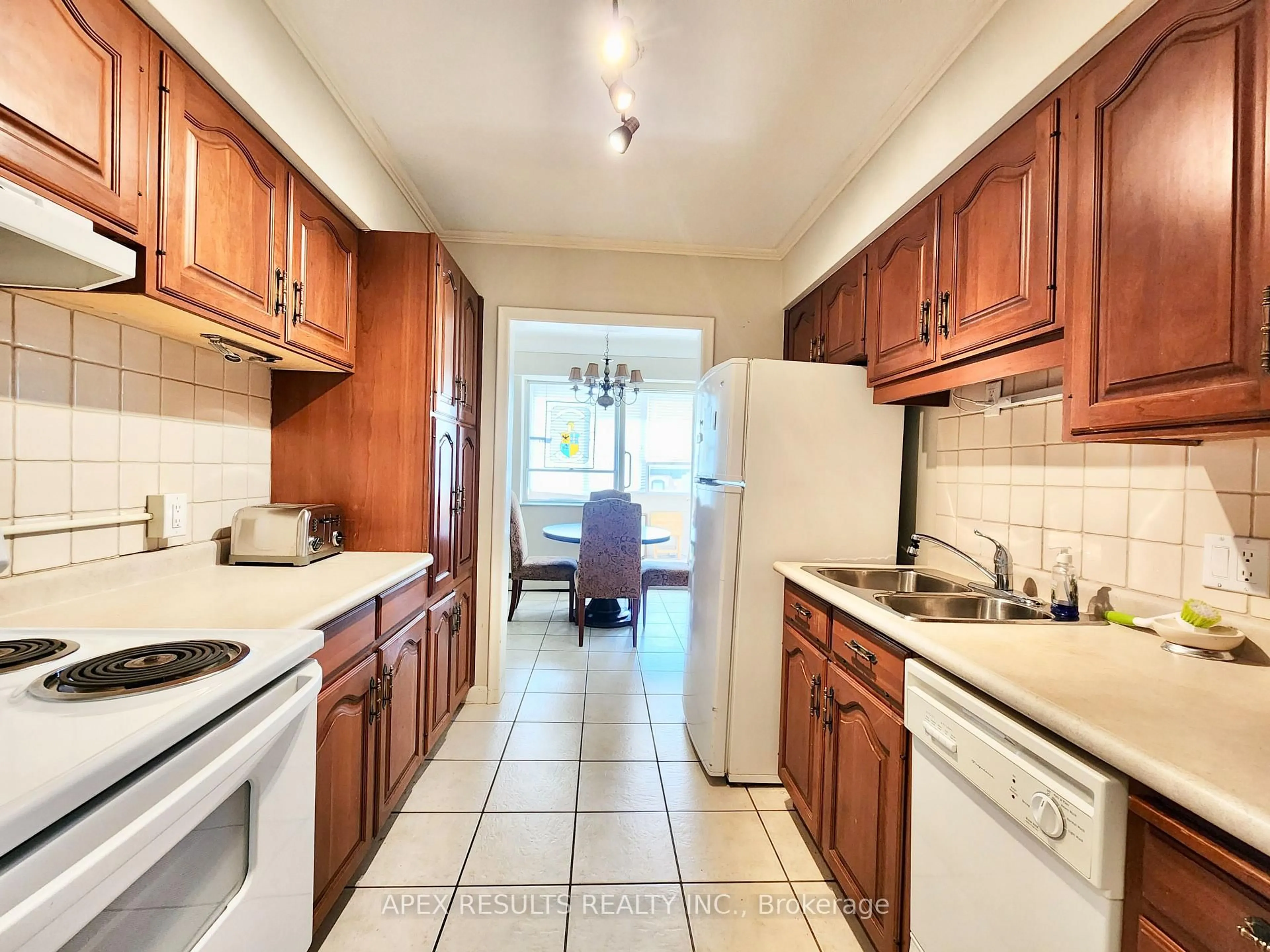 Standard kitchen, unknown for 38 Charlton Ave #204, Hamilton Ontario L8P 2C1