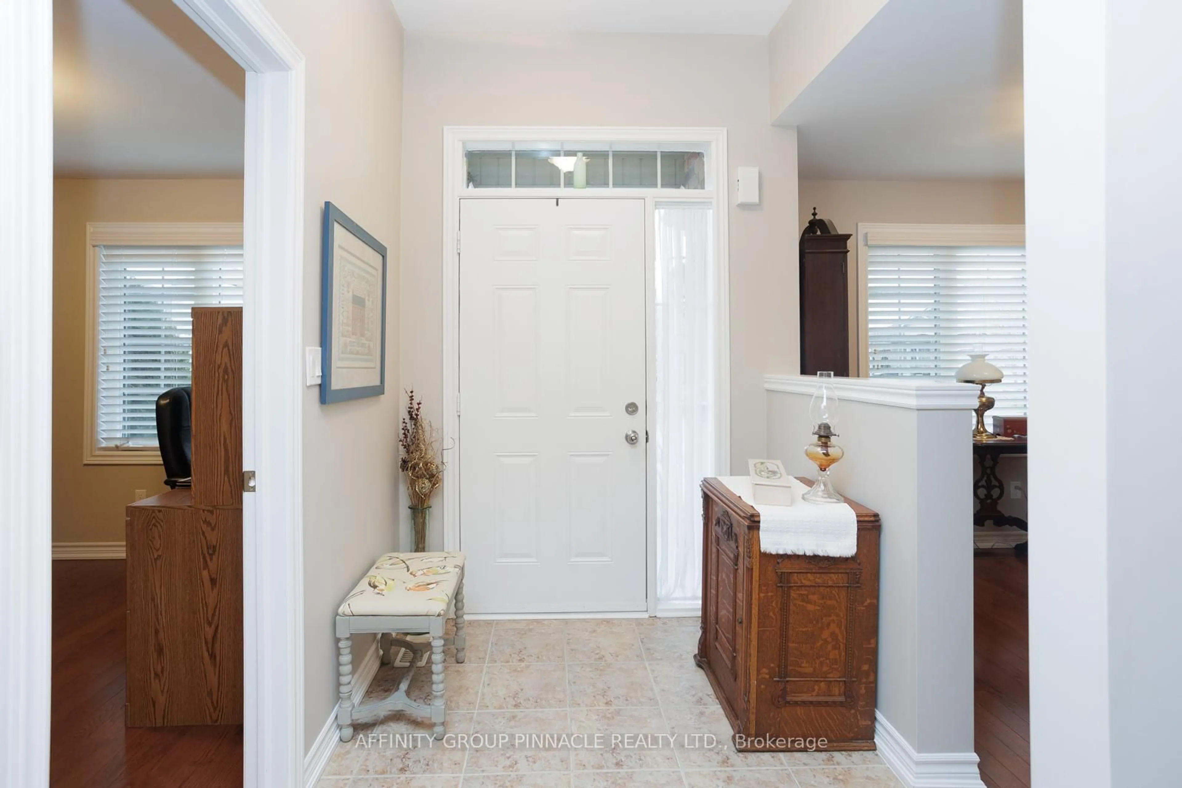 Indoor entryway for 10 Horton Pl, Kawartha Lakes Ontario K9V 0C2