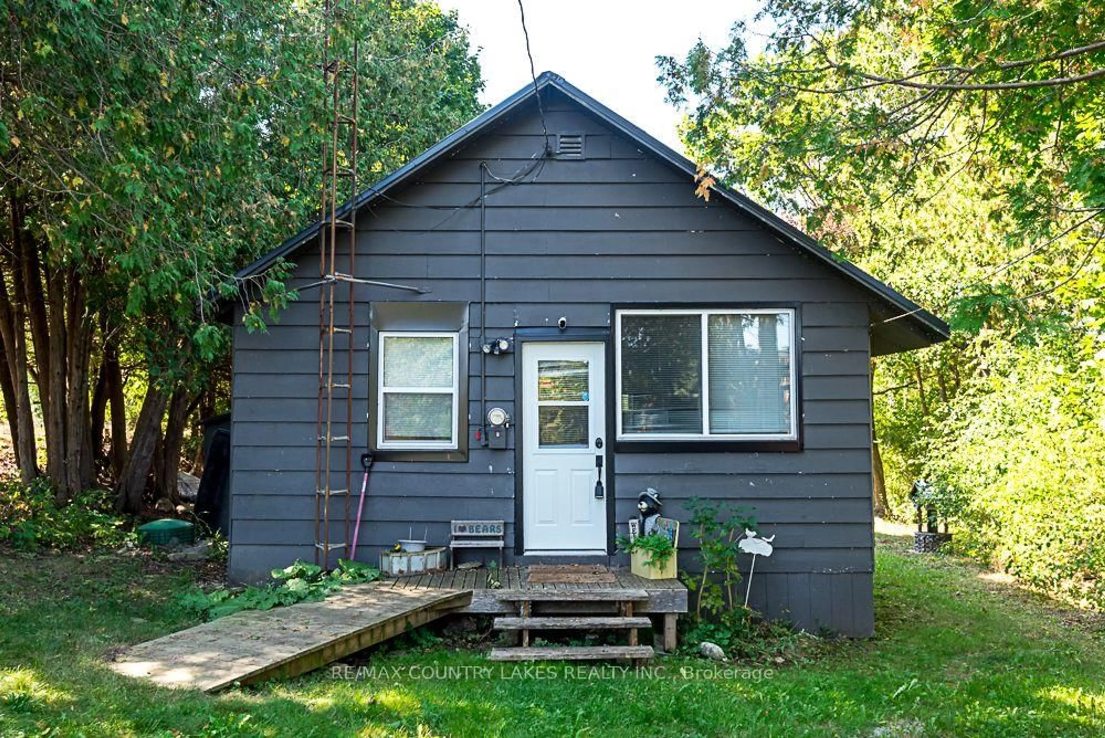 Home with vinyl exterior material, street for 14 Hargrave Rd, Kawartha Lakes Ontario K0M 2B0