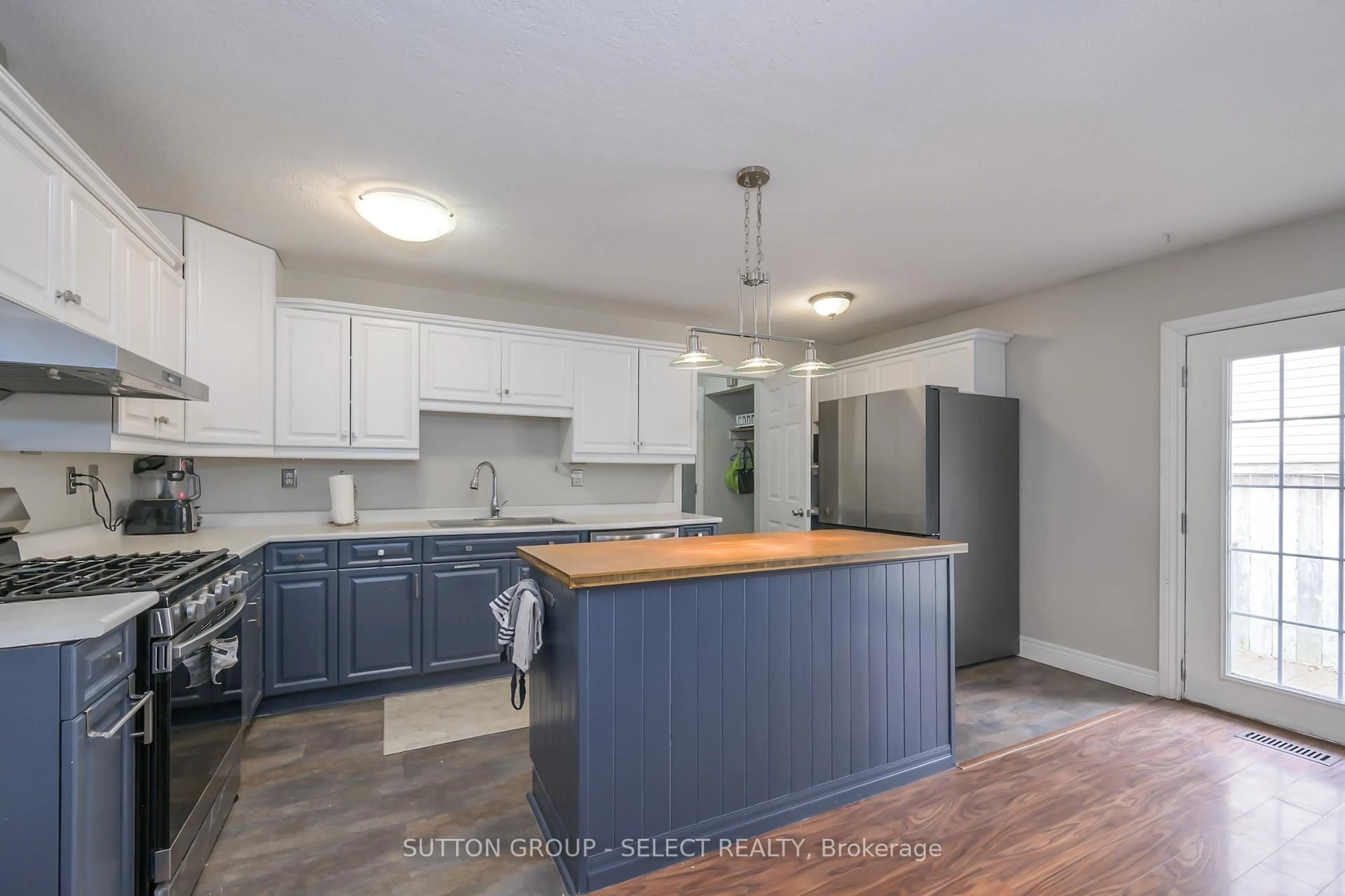 Open concept kitchen, unknown for 46 MONMORE Rd, London North Ontario N6G 2W6